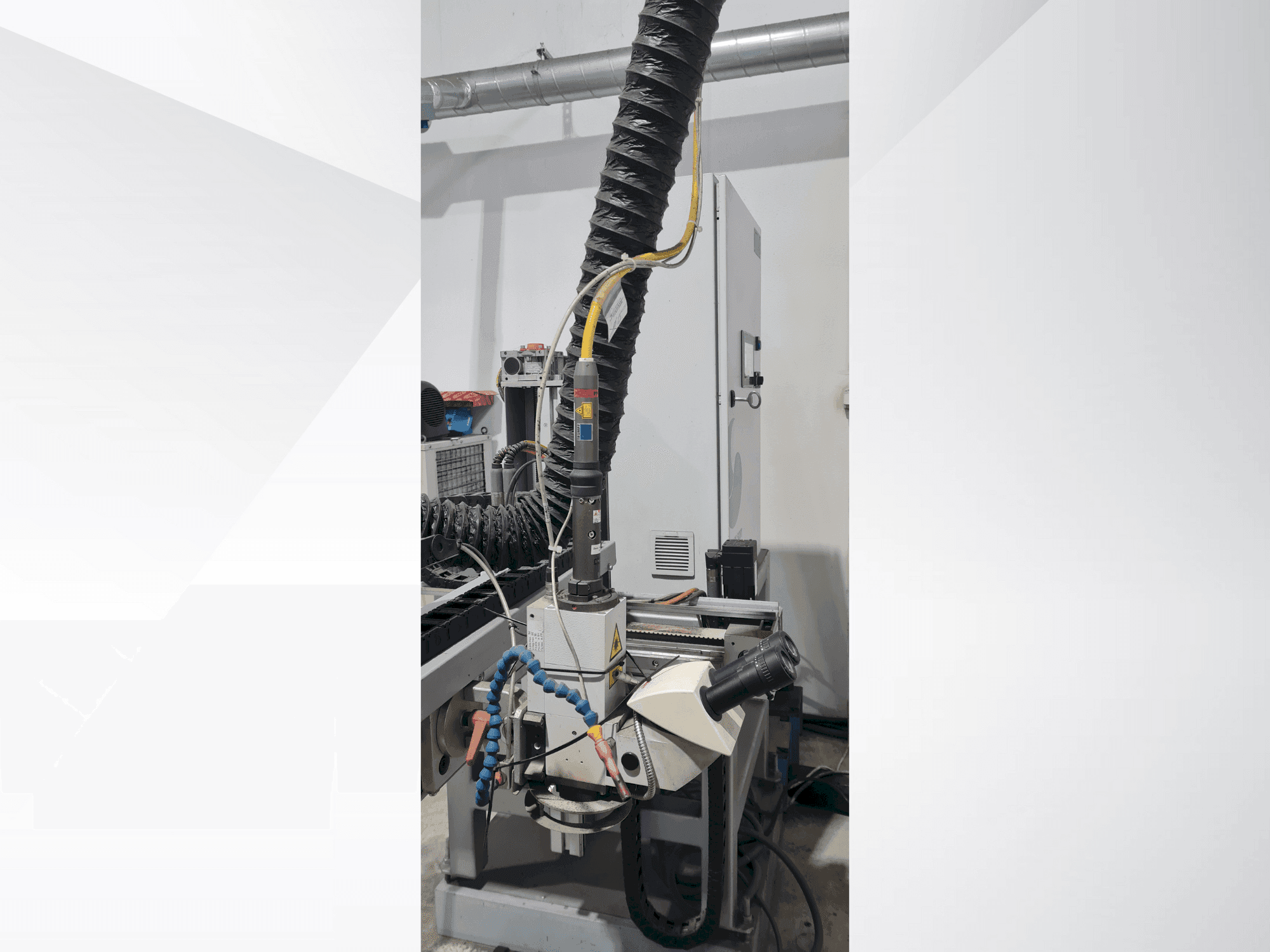 Vooraanzicht  van TRUMPF TRUPULSE 304  machine