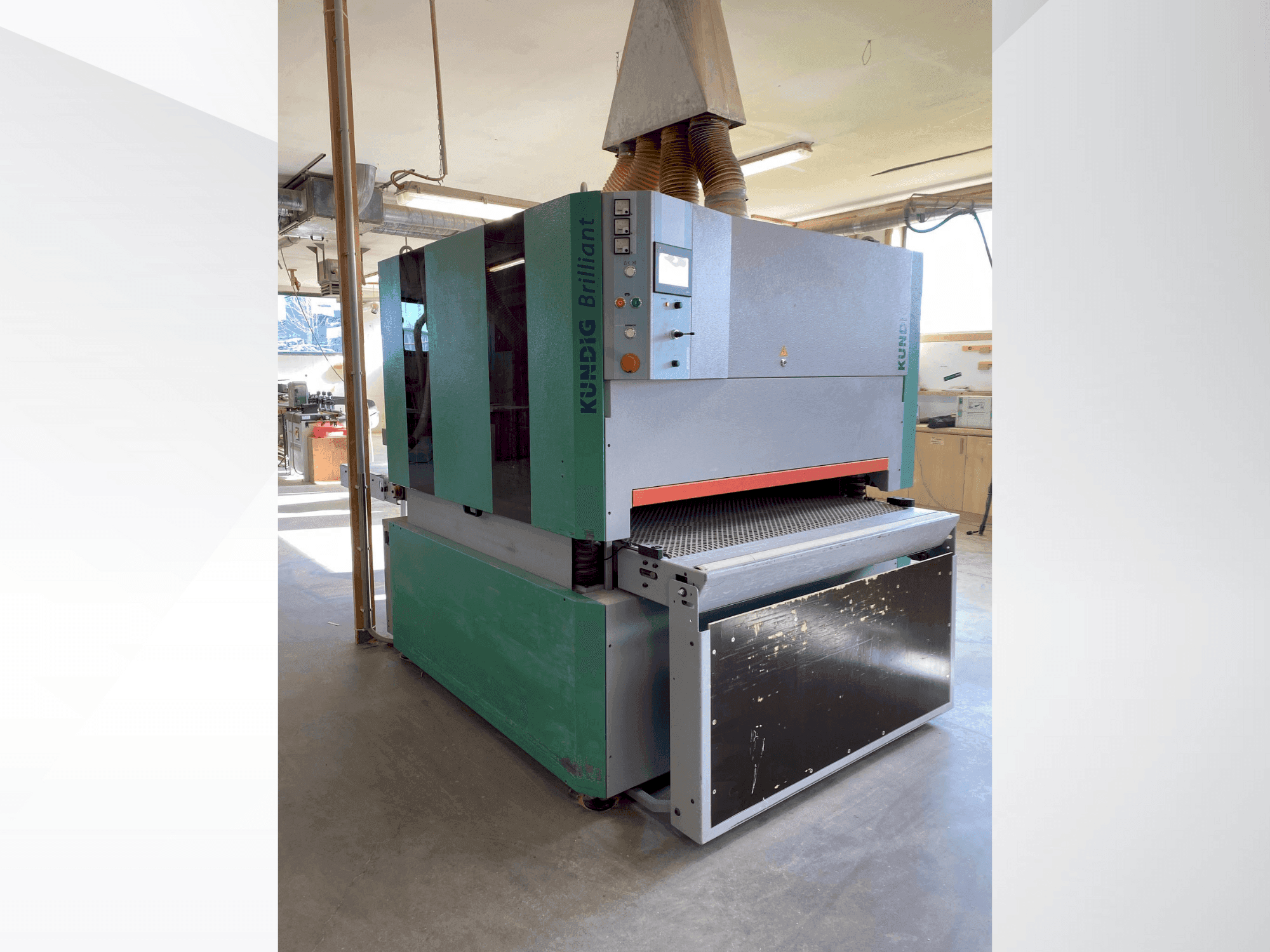 Vooraanzicht  van Kundig Brilliant-3 1300mm-RRPd  machine