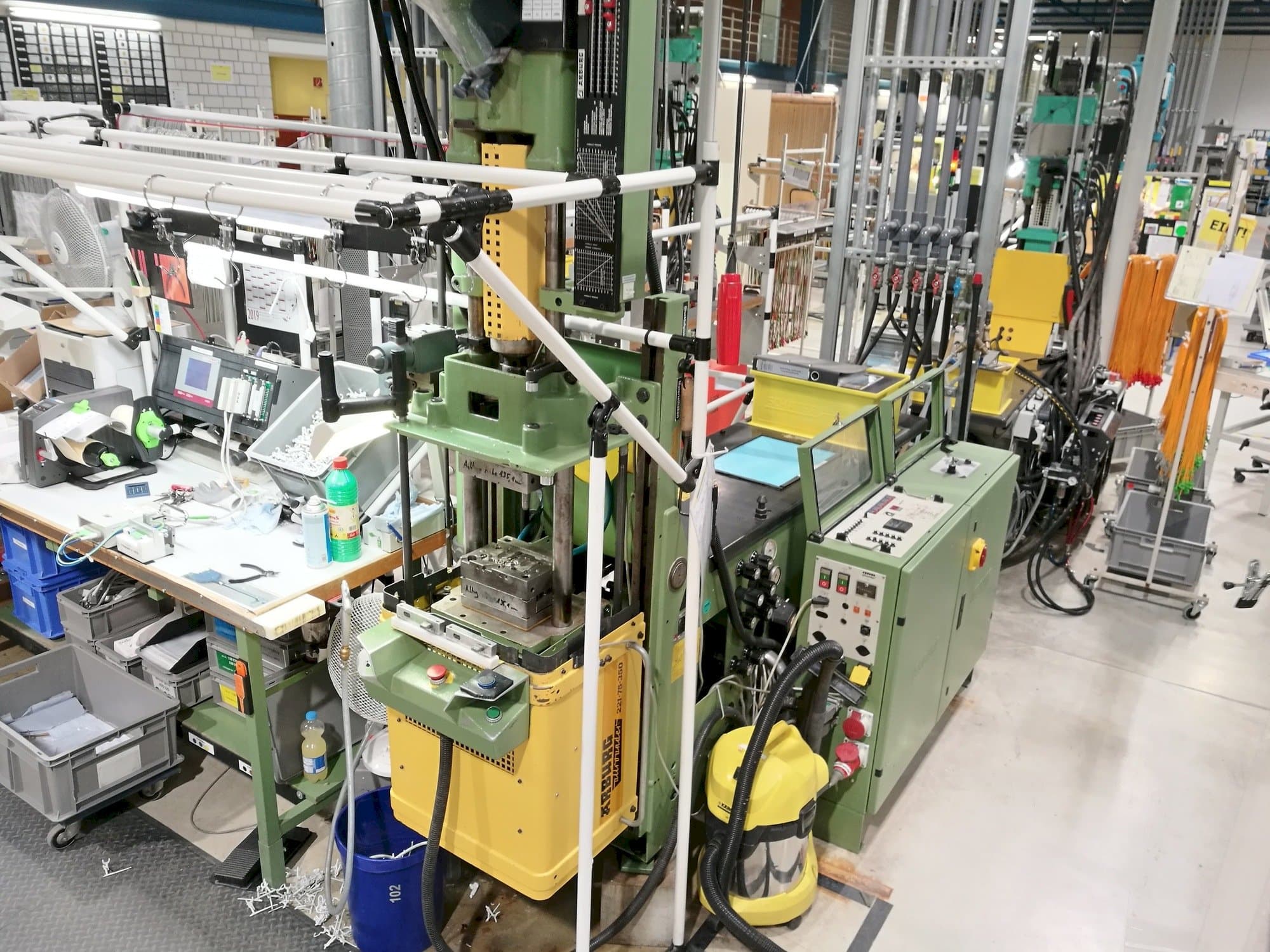 Vooraanzicht  van Arburg 221-75-350  machine