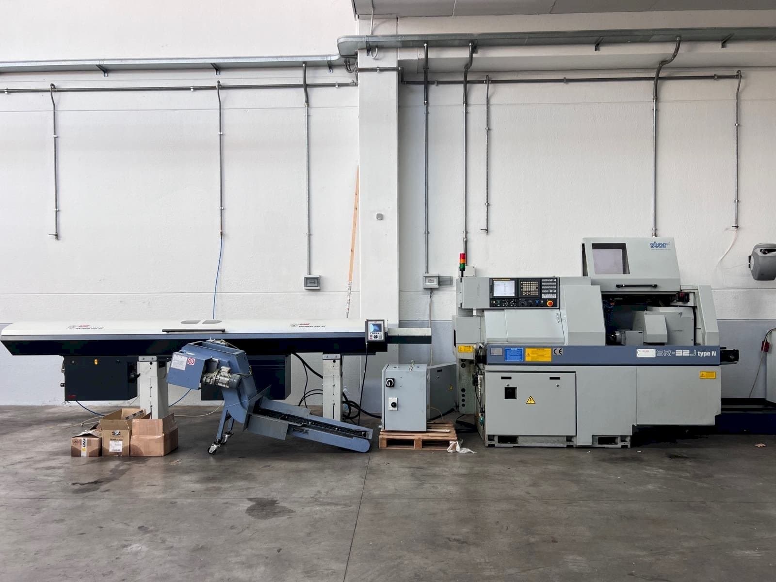 Vooraanzicht  van Star SR-32J type N  machine