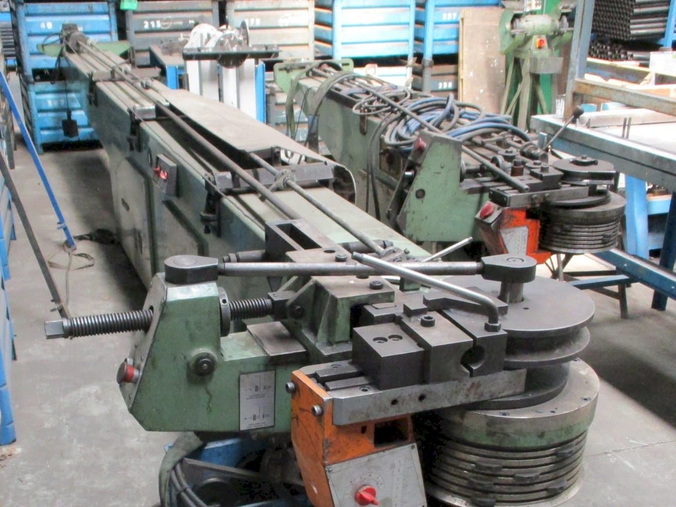 Vooraanzicht  van Tejero 55AHC  machine