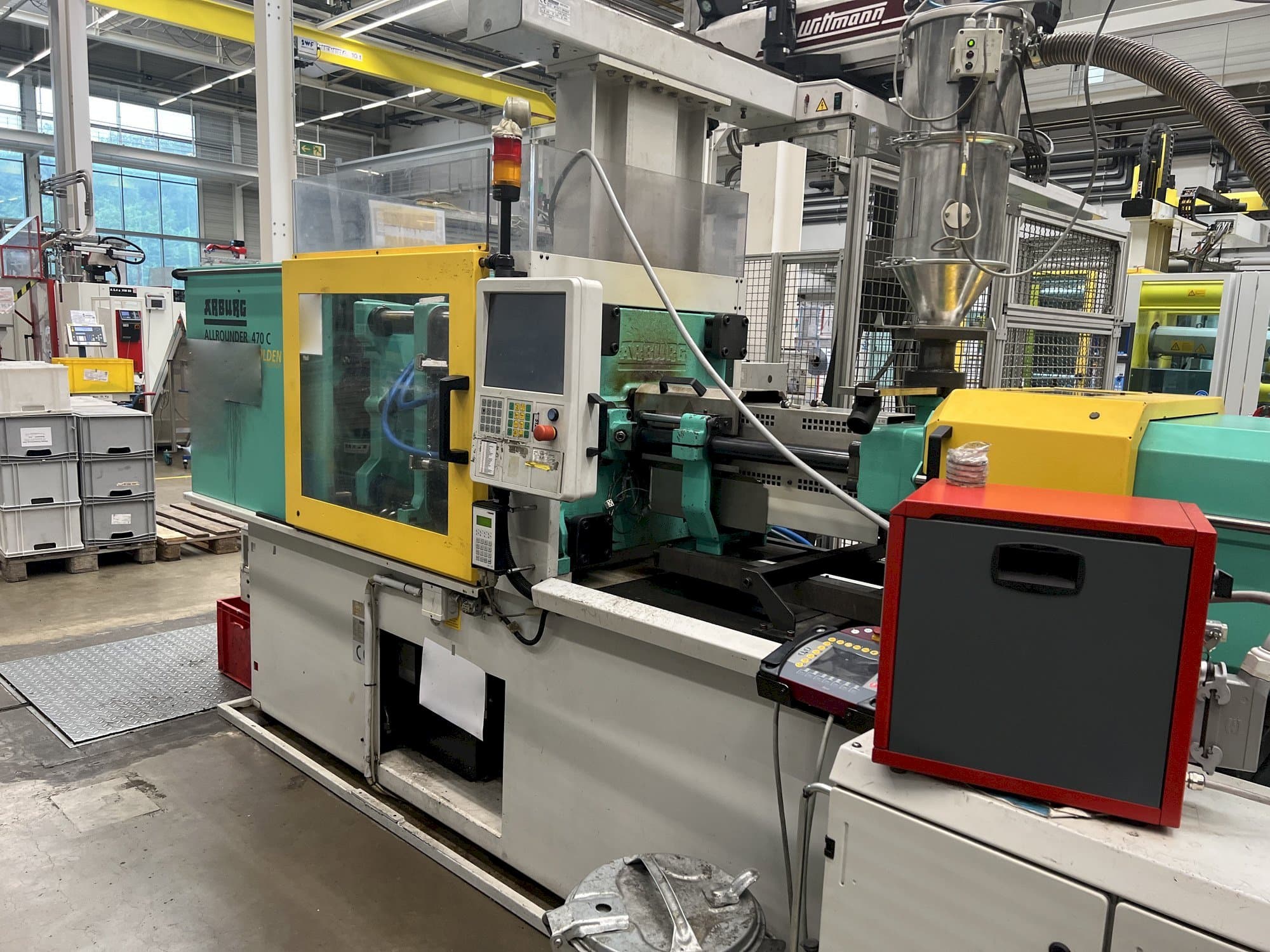 Vooraanzicht  van Arburg 470C 1500 - 400  machine