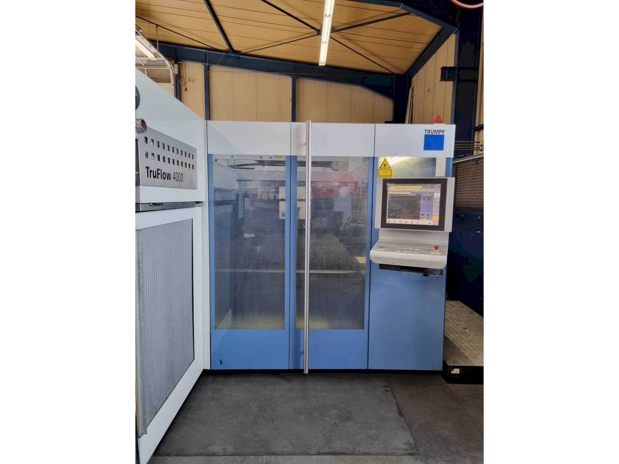 Vooraanzicht  van Trumpf TruLaser 3030  machine