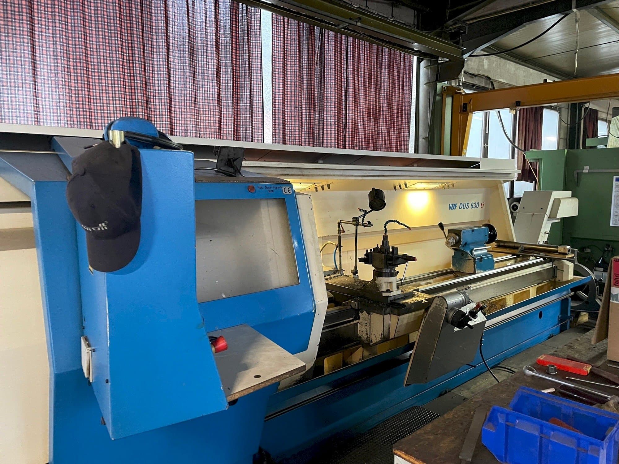 Vooraanzicht  van VDF BOEHRINGER  machine