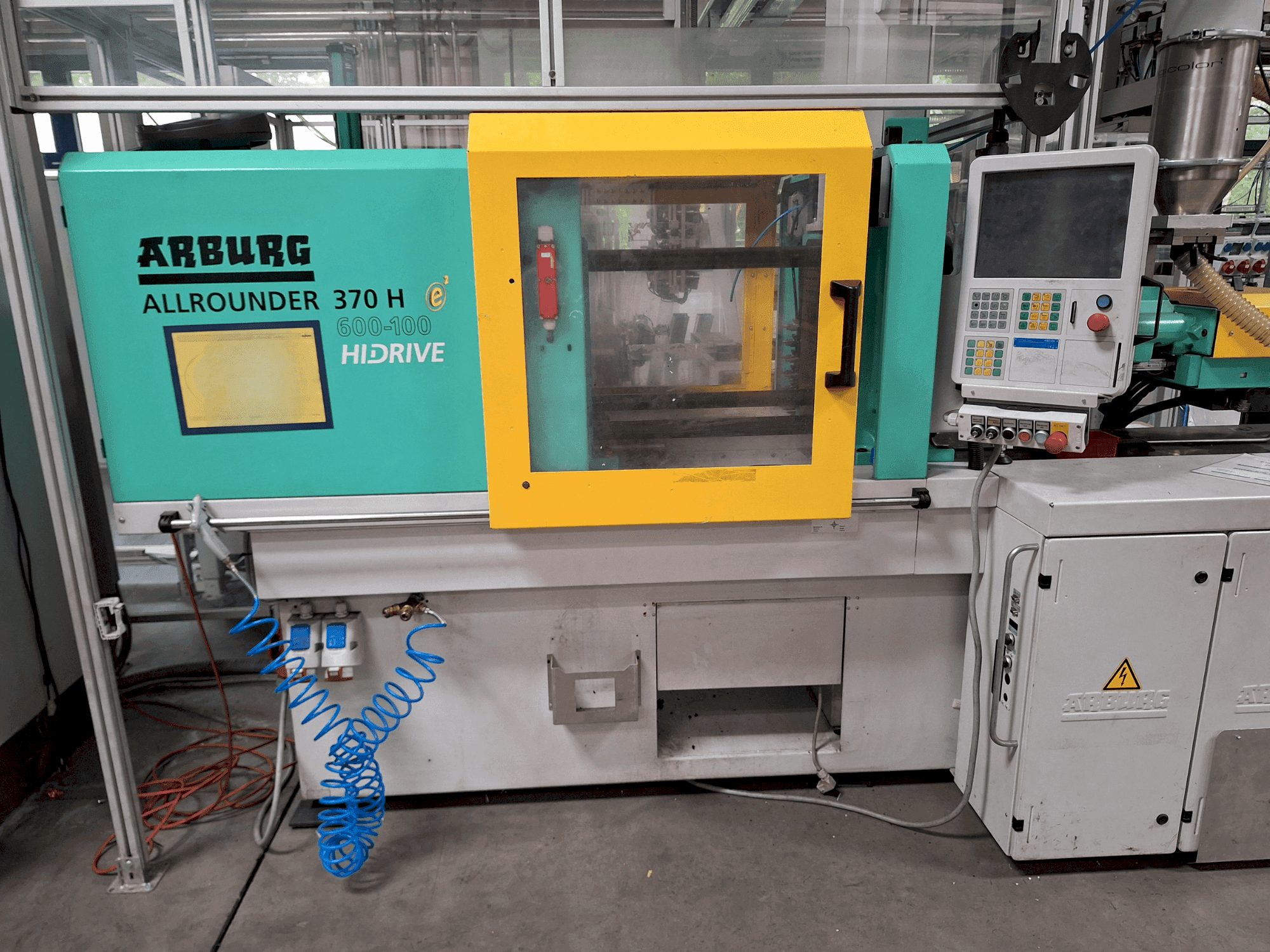 Vooraanzicht  van Arburg Allrounder 370 H 600-100  machine