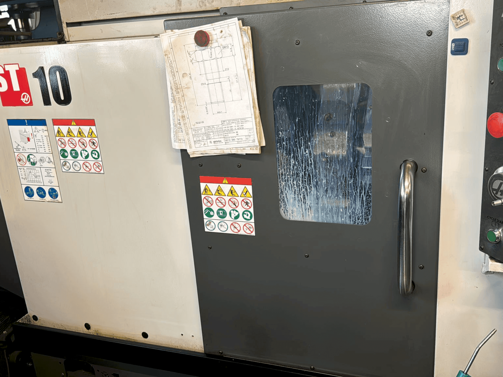 Vooraanzicht  van HAAS ST-10  machine