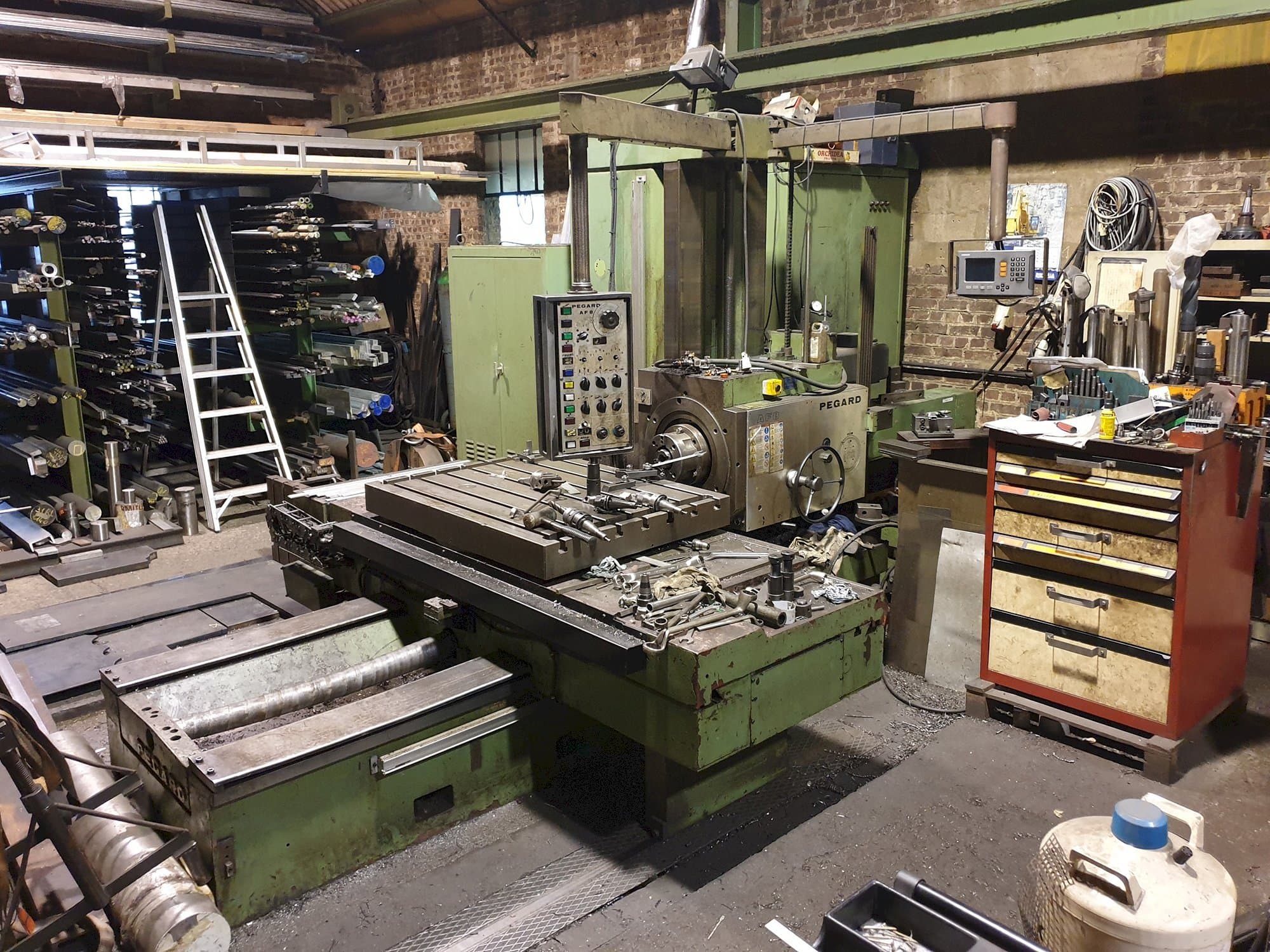 Vooraanzicht  van PEGARD AF 8 machine