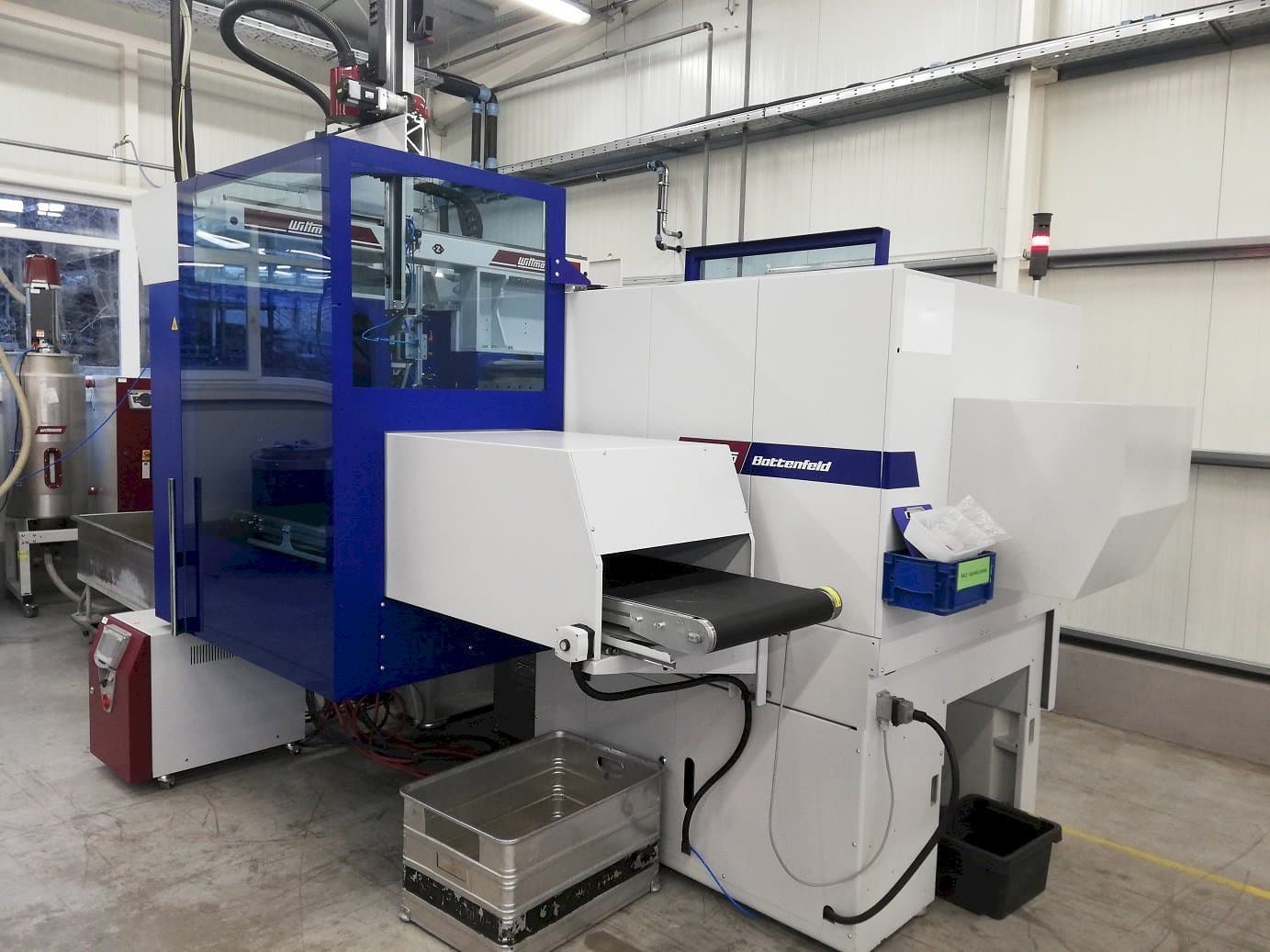Linkerzijdeaanzicht  van Battenfeld Smart Power 240/1330  machine