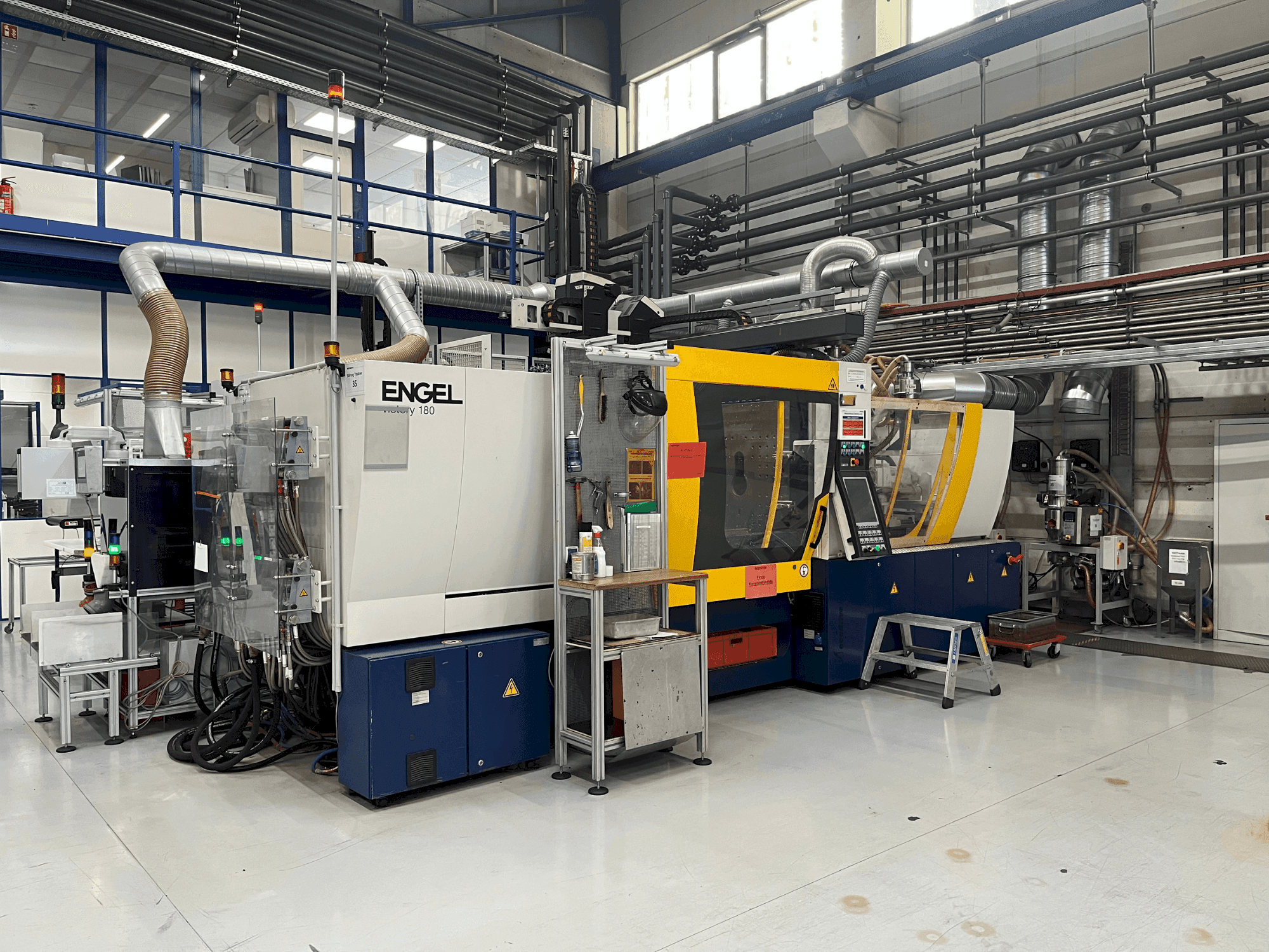 Vooraanzicht  van Engel Victory 200H/60W/180 combi + Viper 40  machine