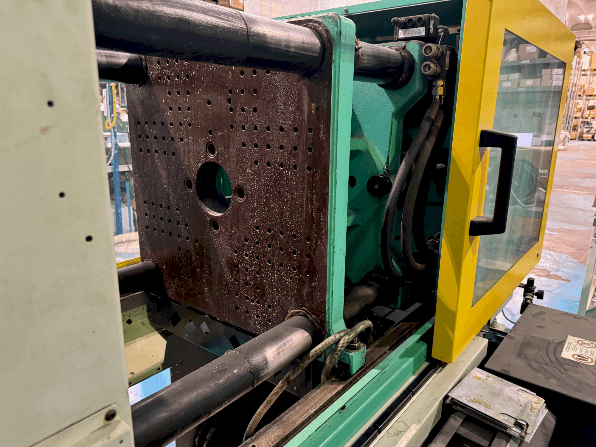 Vooraanzicht  van Arburg ALLROUNDER CENTEX 470 C 1500-800  machine