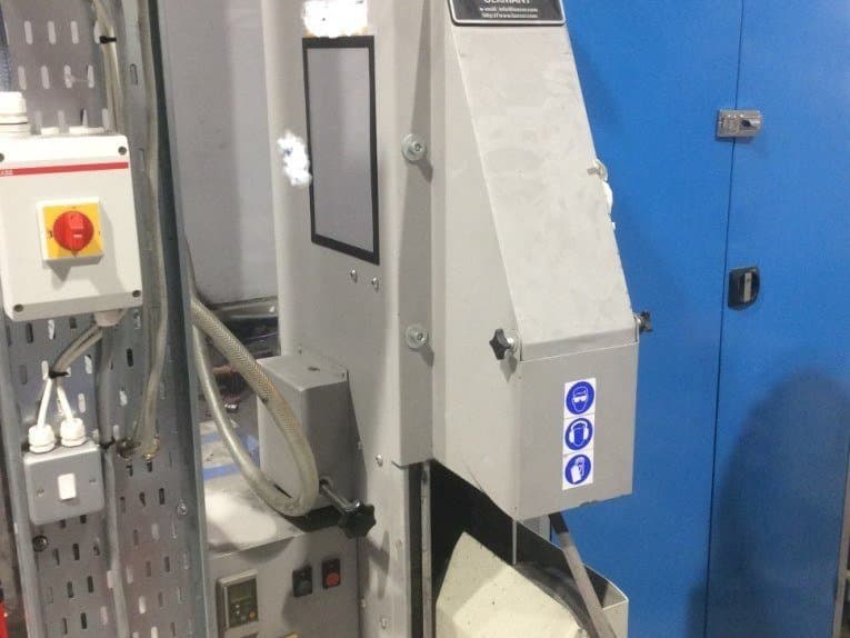 Vooraanzicht  van Loeser KS 100  machine