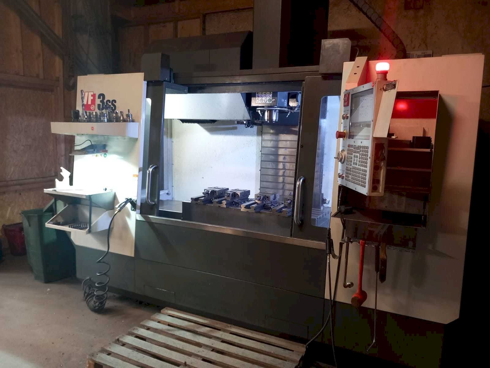 Vooraanzicht van HAAS VF3SS machine