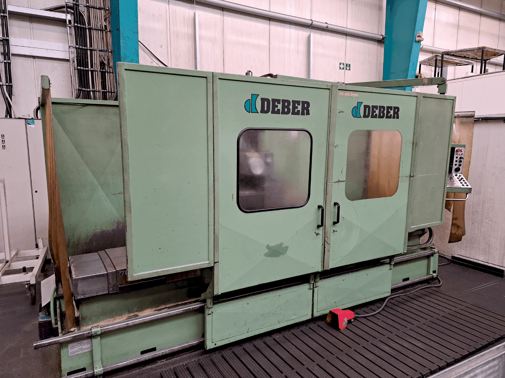 Vooraanzicht van DEBER Dinamyc 2 machine