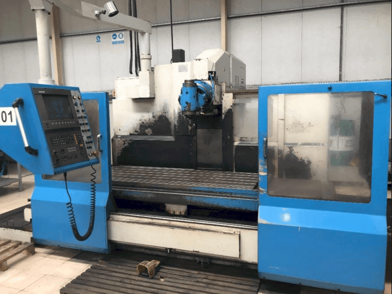 Vooraanzicht van KIHEUNG KNC U-800 machine