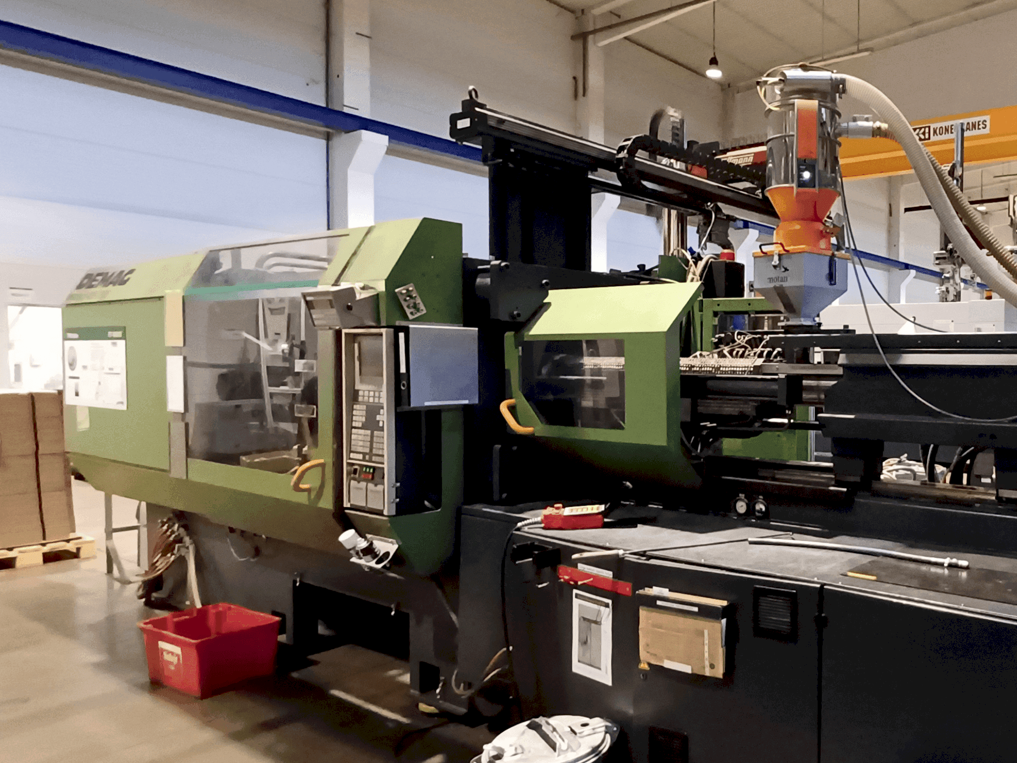 Vooraanzicht  van DEMAG ERGOTECH 4200-2300  machine