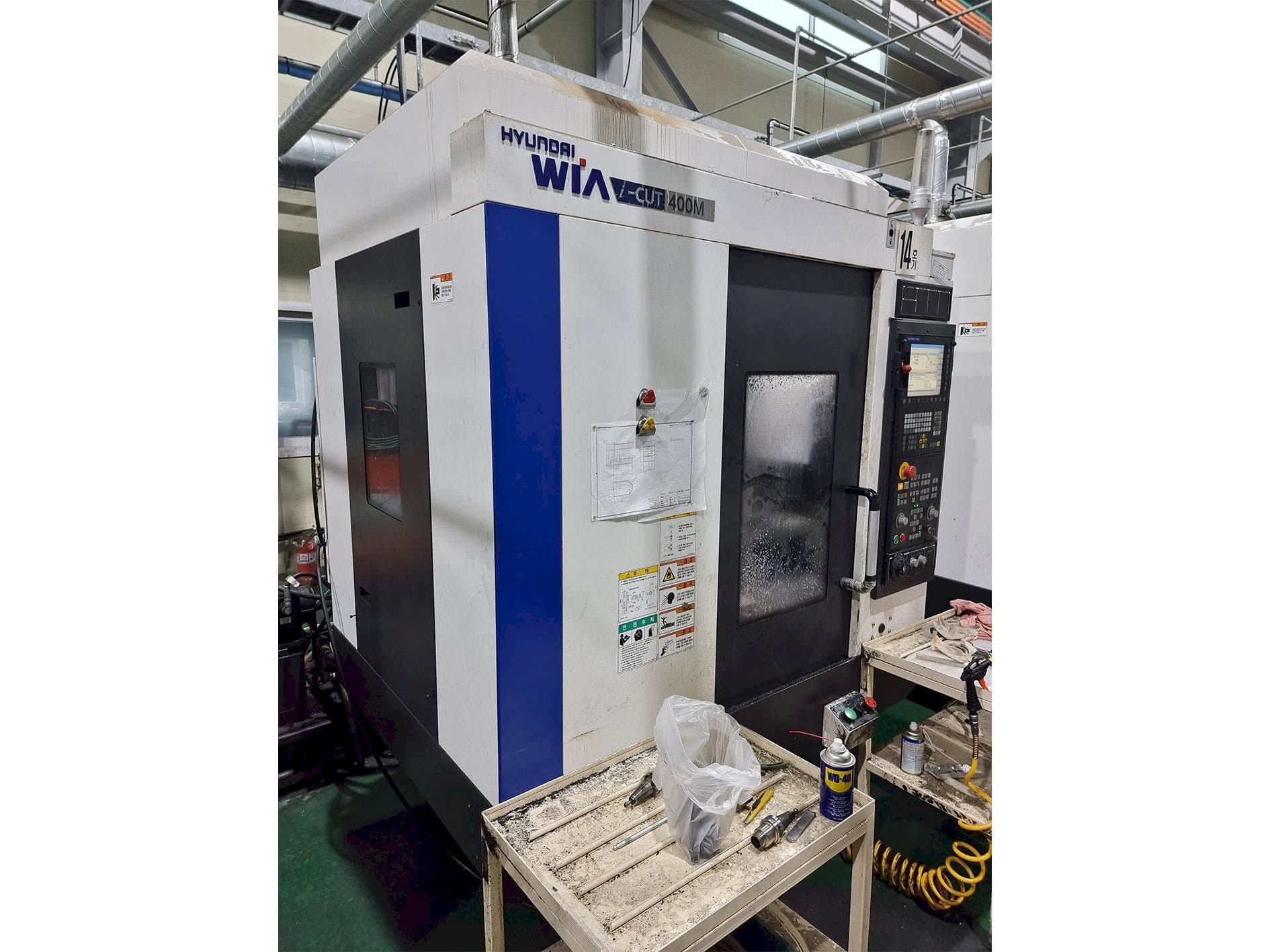 Vooraanzicht  van Hyundai Wia i-CUT400M  machine