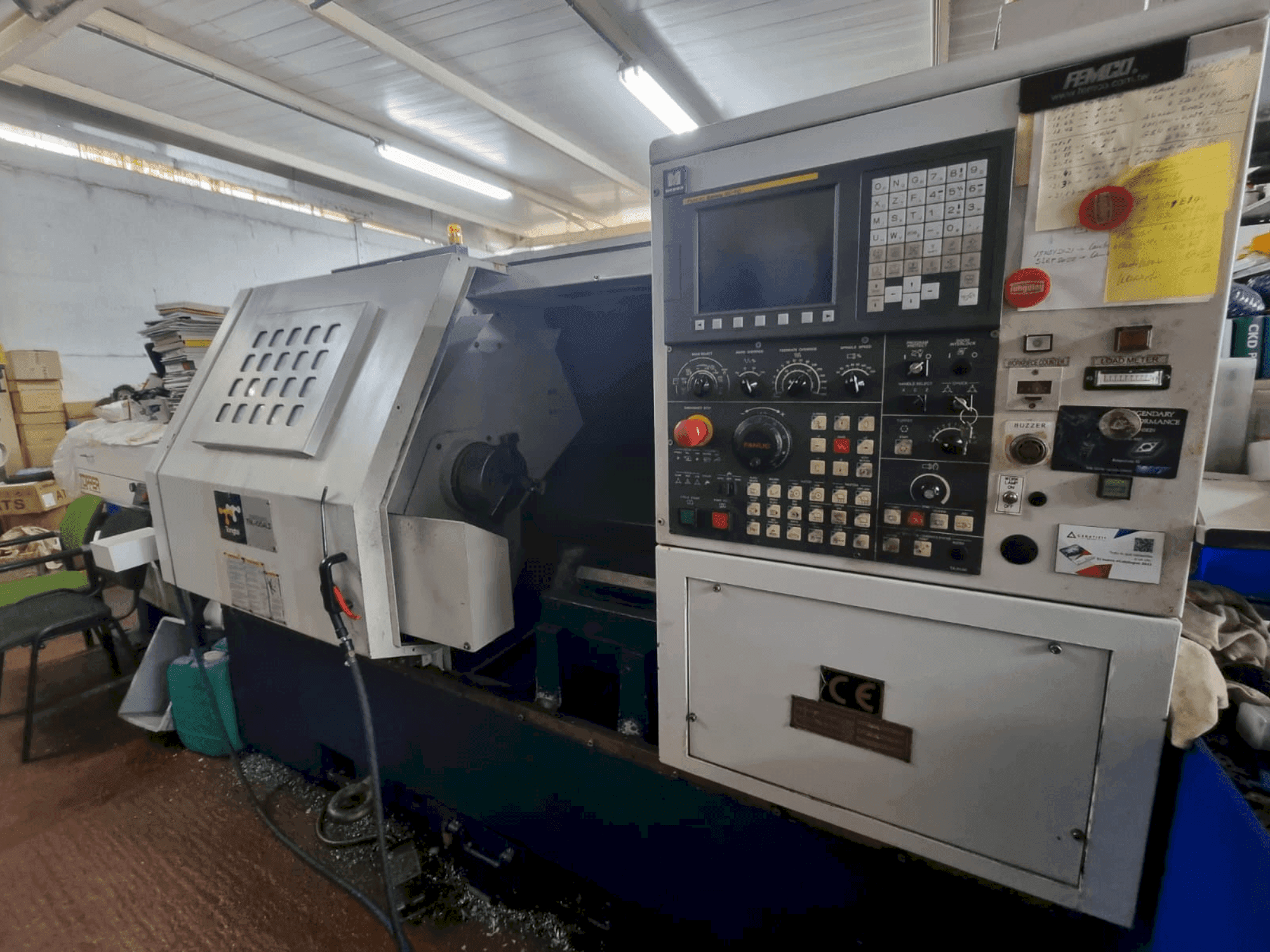 Vooraanzicht  van Tongtai TNL-100 AL  machine