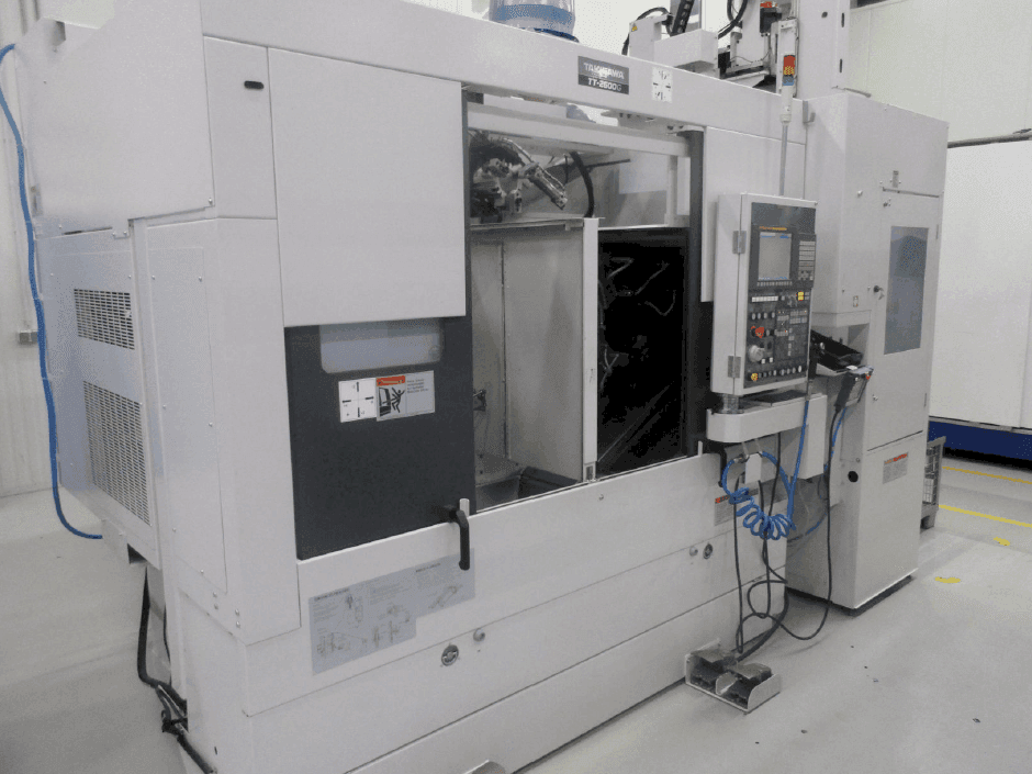 Vooraanzicht  van Takisawa TT-2600G  machine