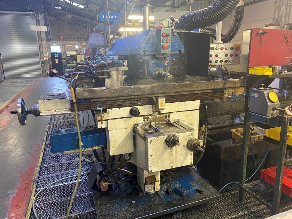 Vooraanzicht  van TOS Olomouc FG U32  machine
