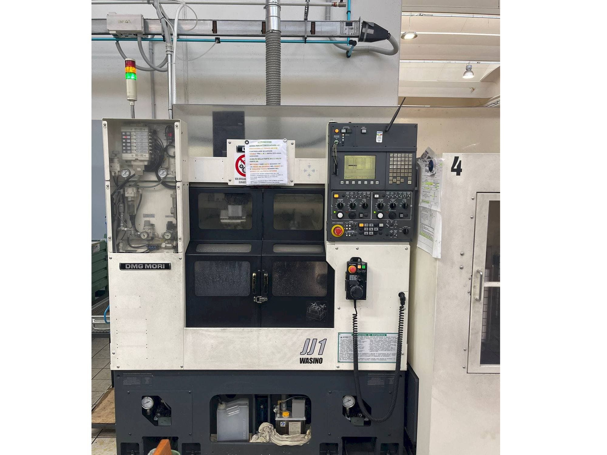 Vooraanzicht van DMG MORI JJ-1 A machine