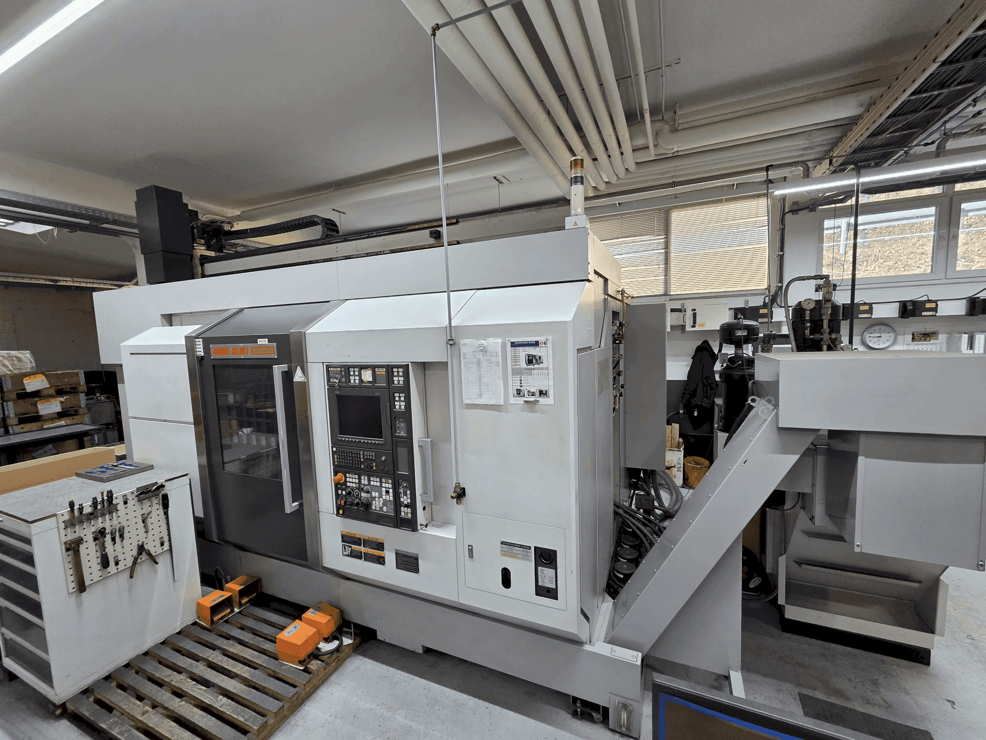 Vooraanzicht  van DMG Seiki NZ2000  machine