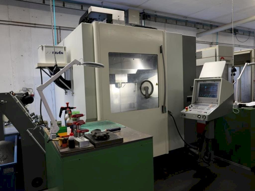 Vooraanzicht  van DMG DMC65V  machine