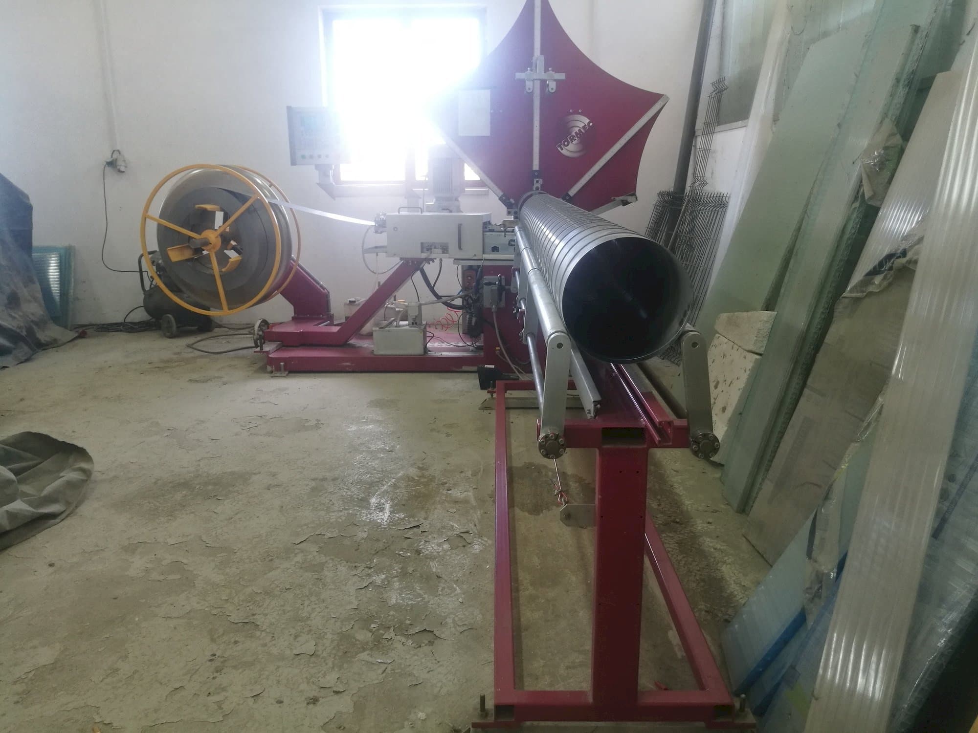 Vooraanzicht  van Tormec Tubo-S  machine