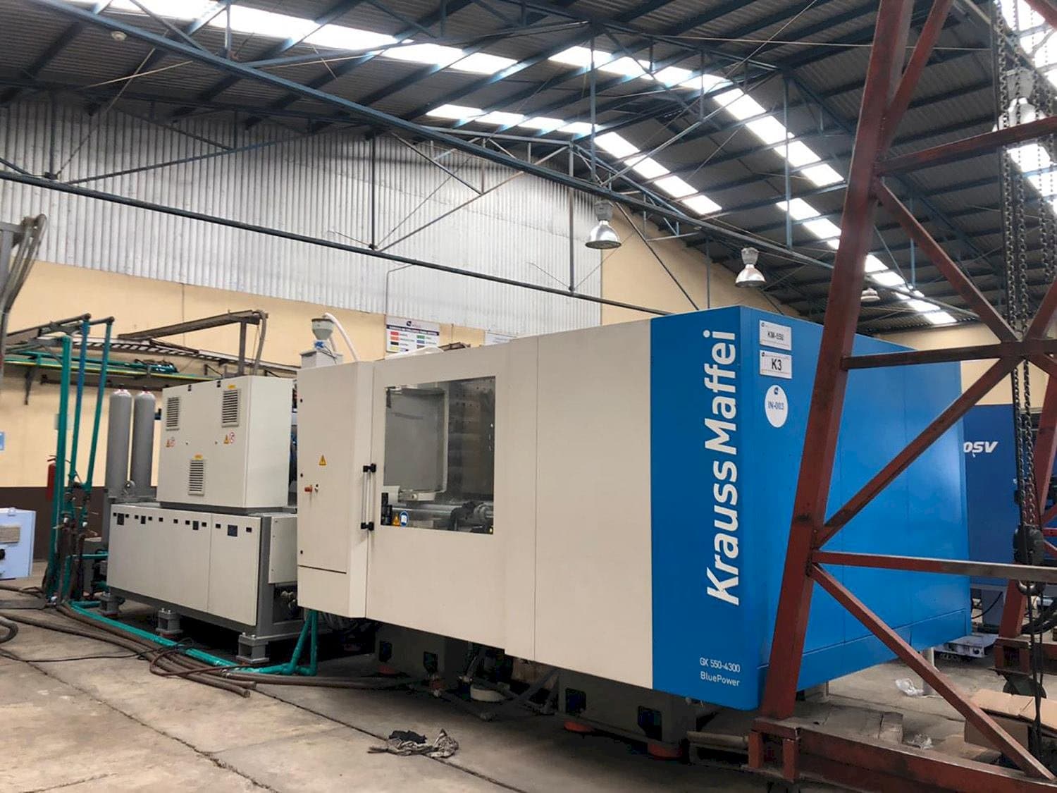 Vooraanzicht  van Krauss Maffei 550-4300 GX  machine