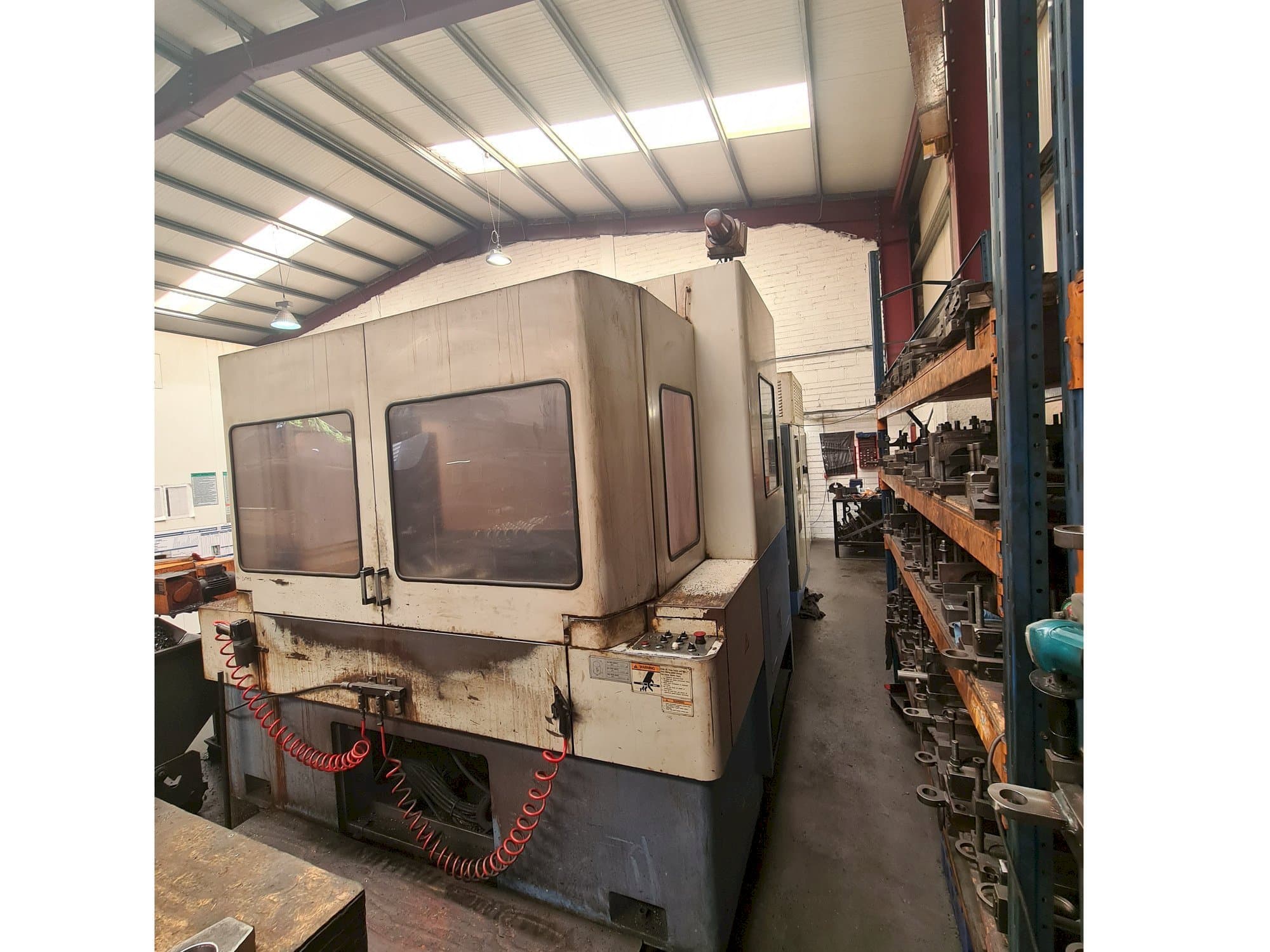 Vooraanzicht  van Mazak H630NX  machine