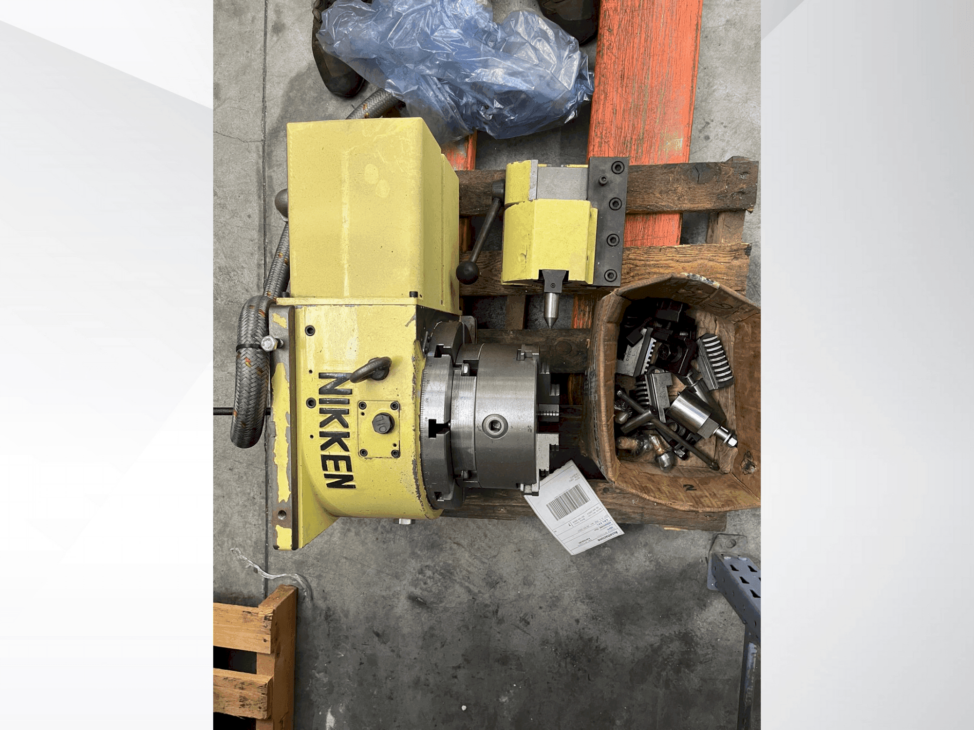 Vooraanzicht  van NIKKEN CNC 260  machine