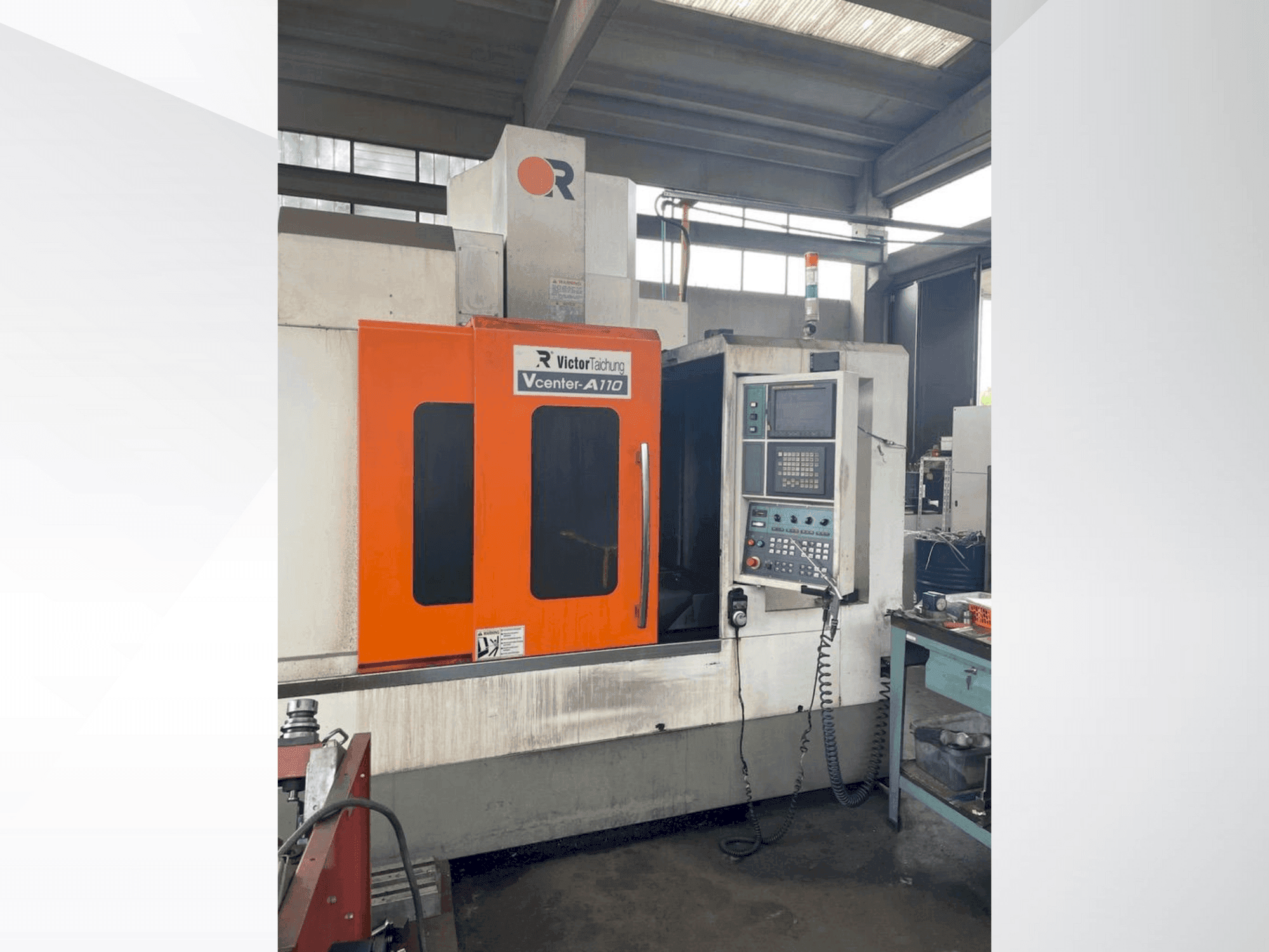 Vooraanzicht  van Victor Vcenter A-110  machine