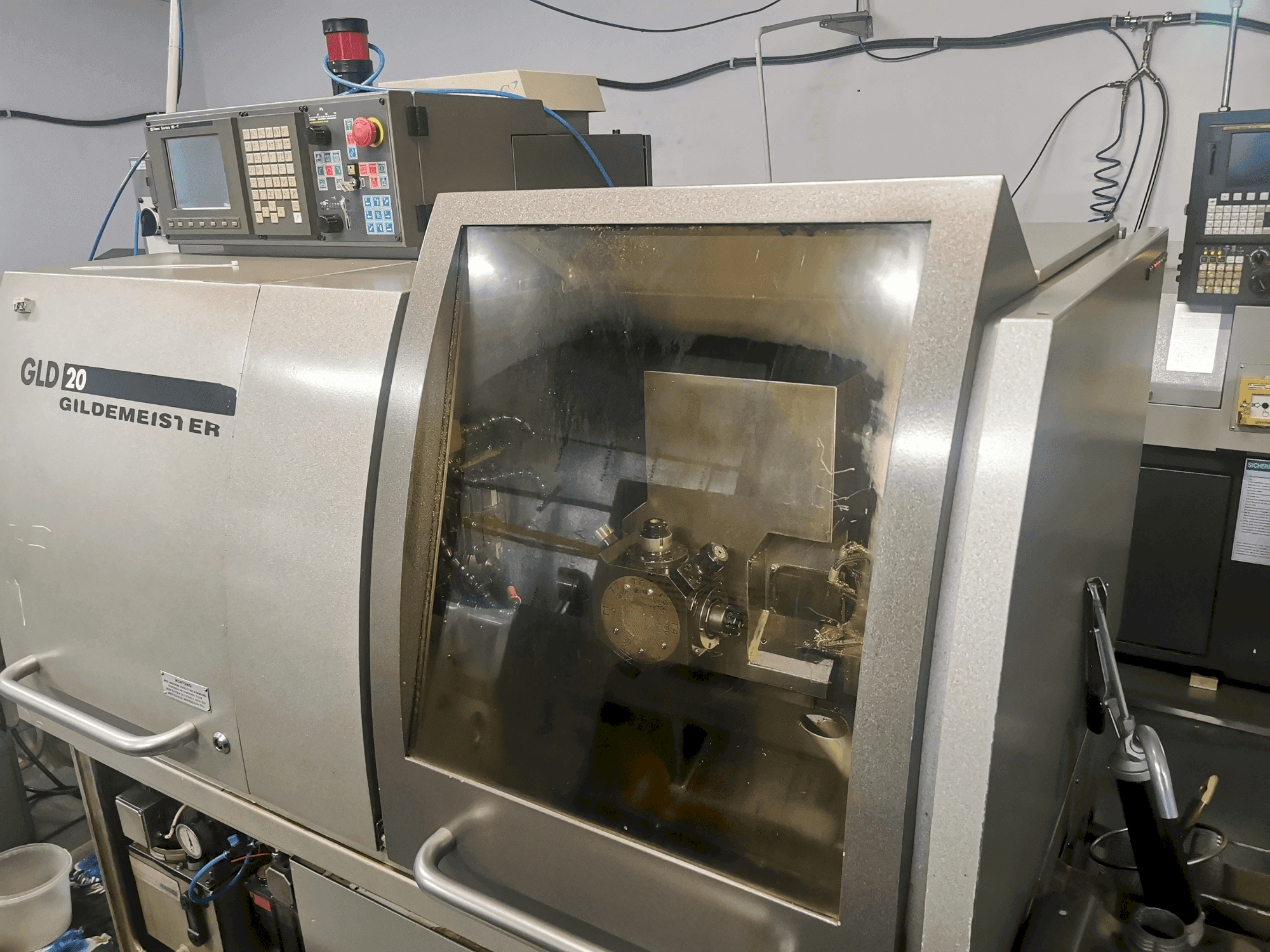 Vooraanzicht  van Gildemeister GLD 20  machine