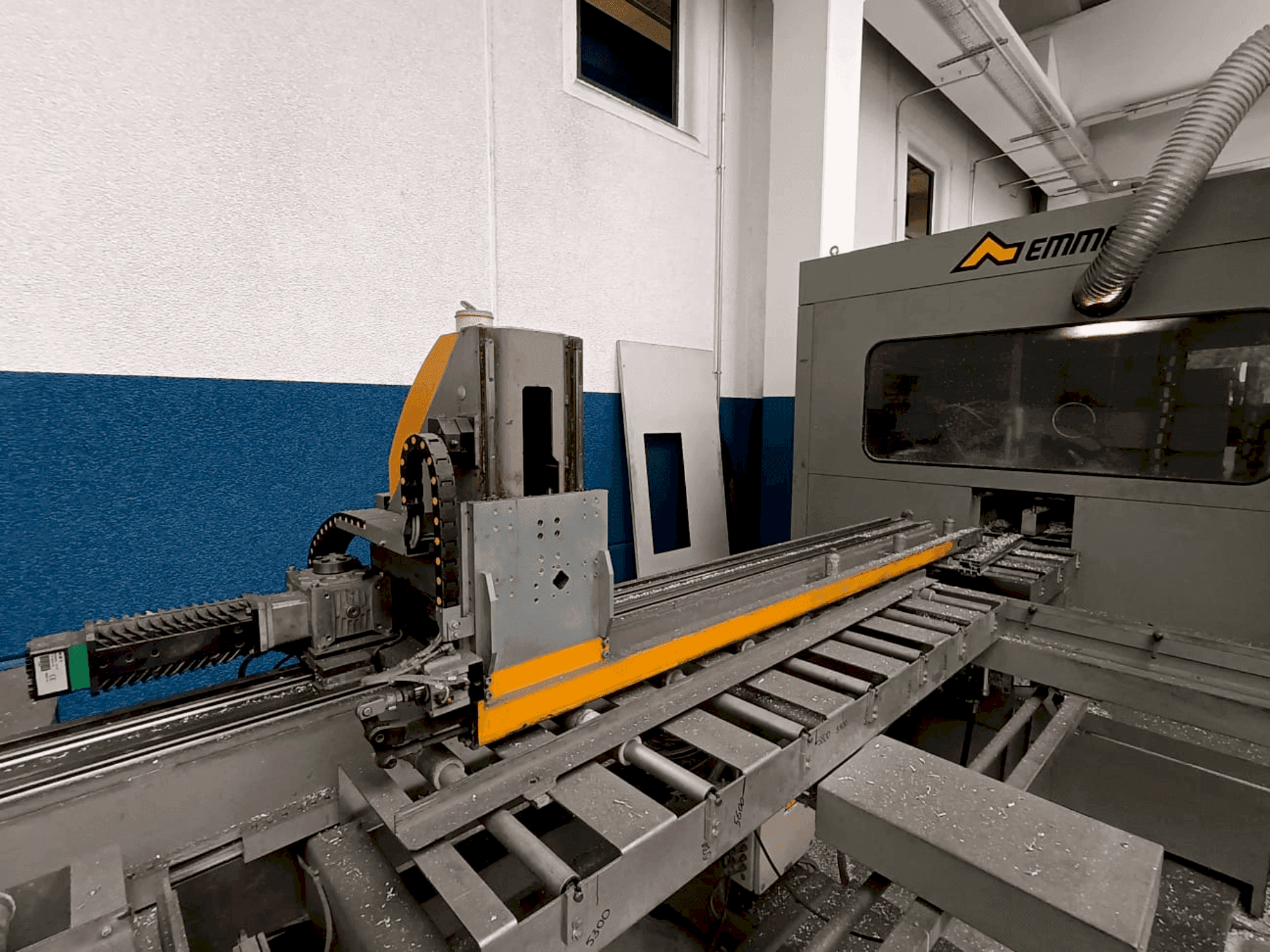 Vooraanzicht van Emmegi Quadra machine
