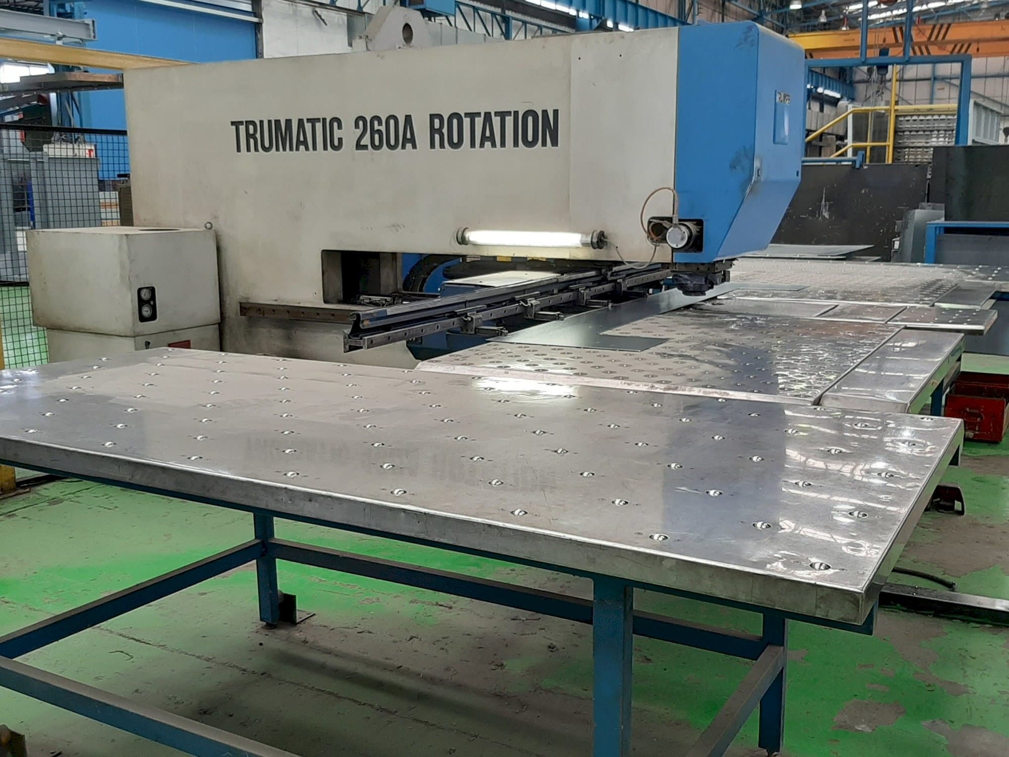 Vooraanzicht  van Trumpf Trumatic 260A Rotation  machine