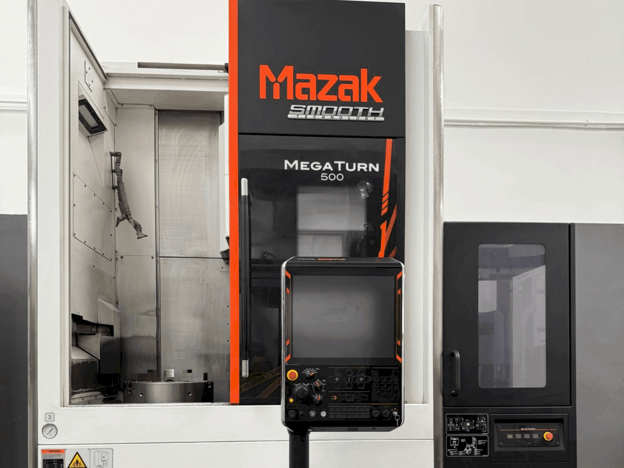 Vooraanzicht  van Mazak Mega Turn 500  machine