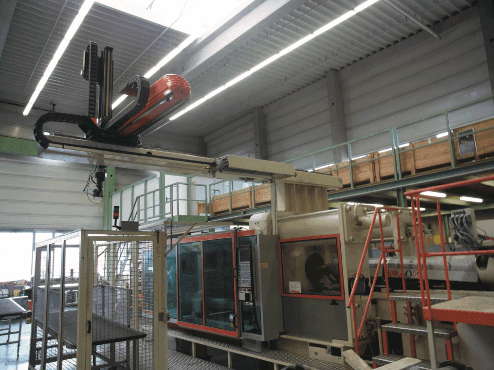 Vooraanzicht  van Krauss Maffei 650-6100 CM  machine