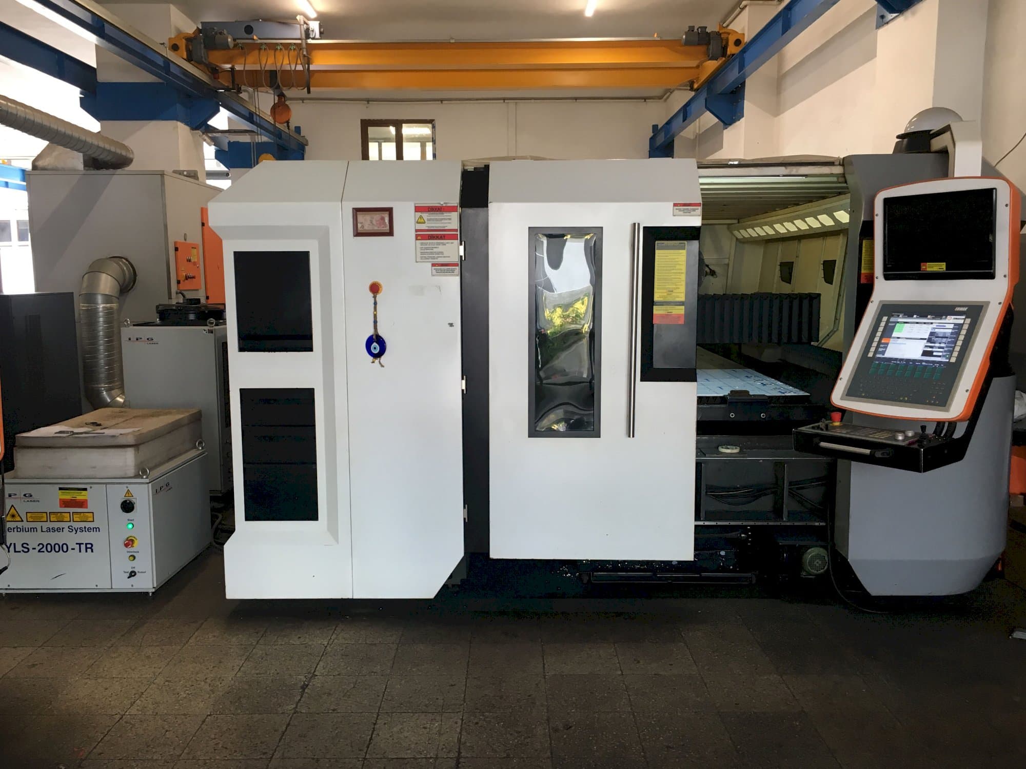 Vooraanzicht  van ERMAKSAN FIBERMAK Momentum Gen-3 machine