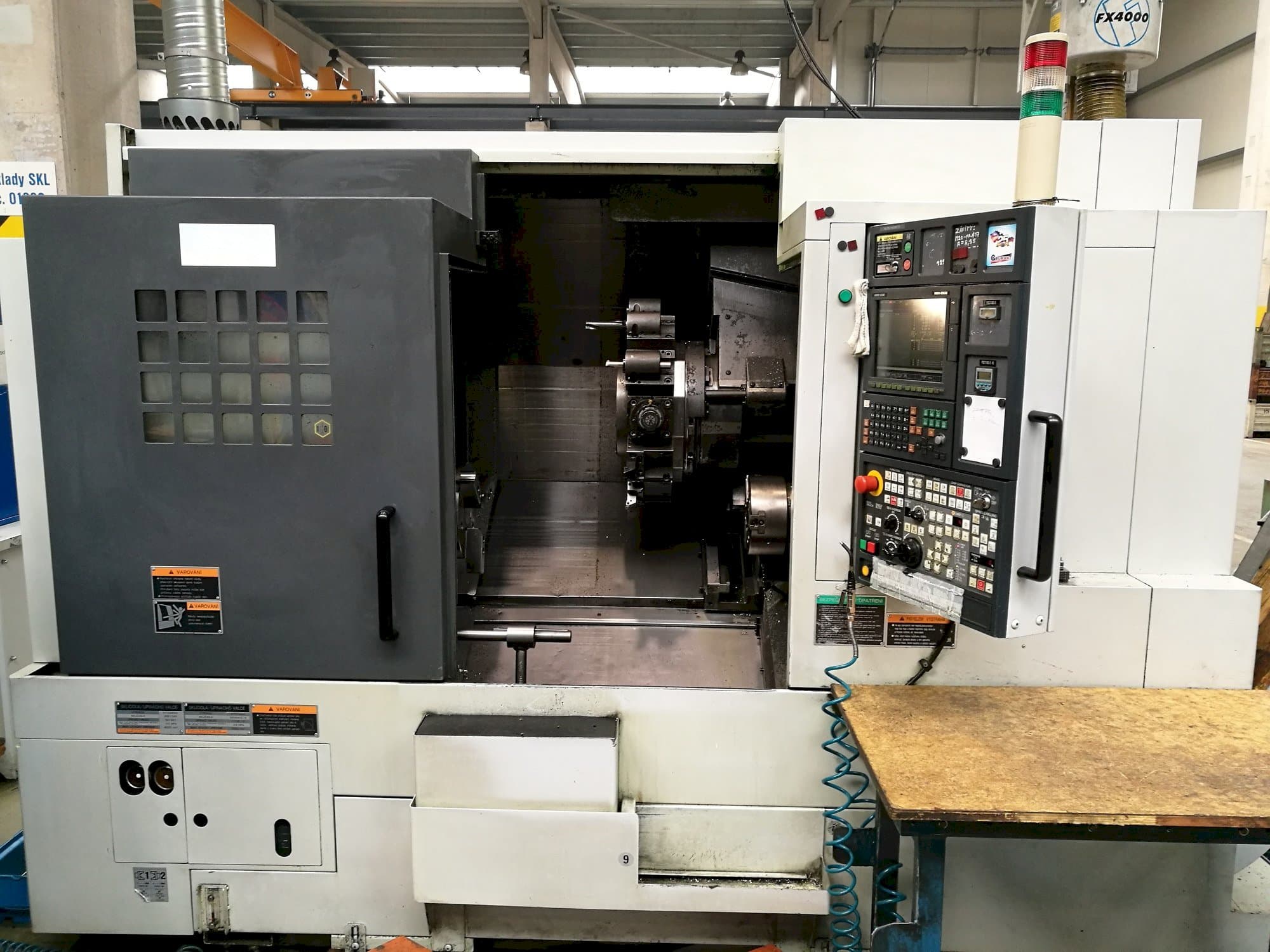 Vooraanzicht  van MORI SEIKI NL 2500 SY/700  machine