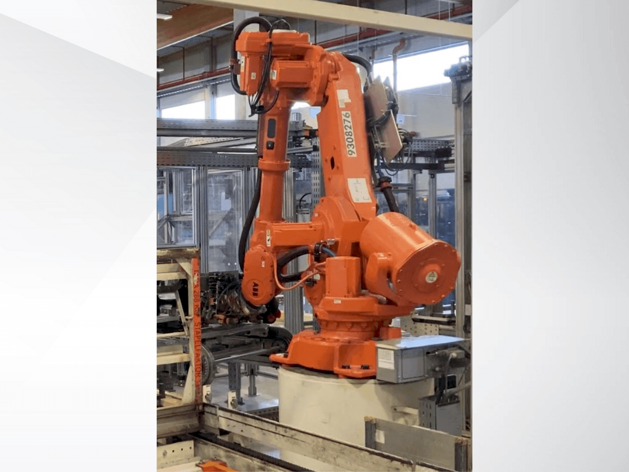 Vooraanzicht  van ABB IRB 6640-130/320  machine