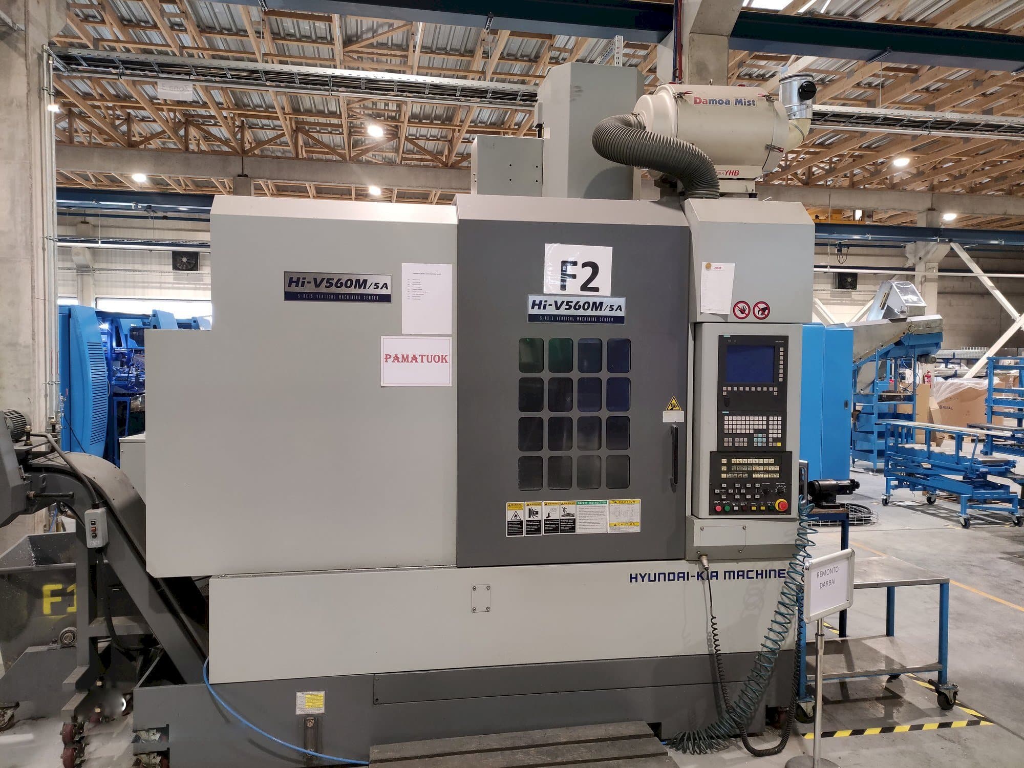 Vooraanzicht  van Hyundai Kia Hi-V560M/5A  machine