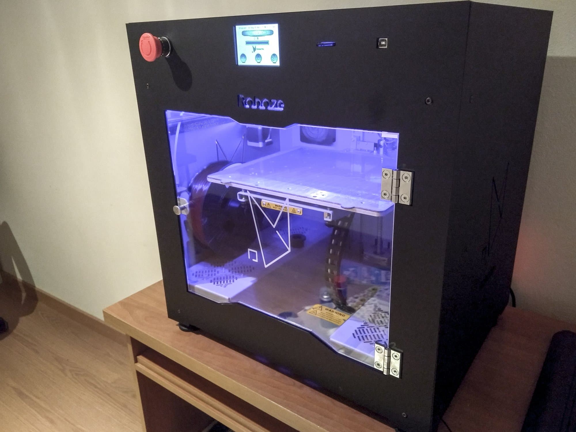 Recht aanzicht  van Roboze One machine