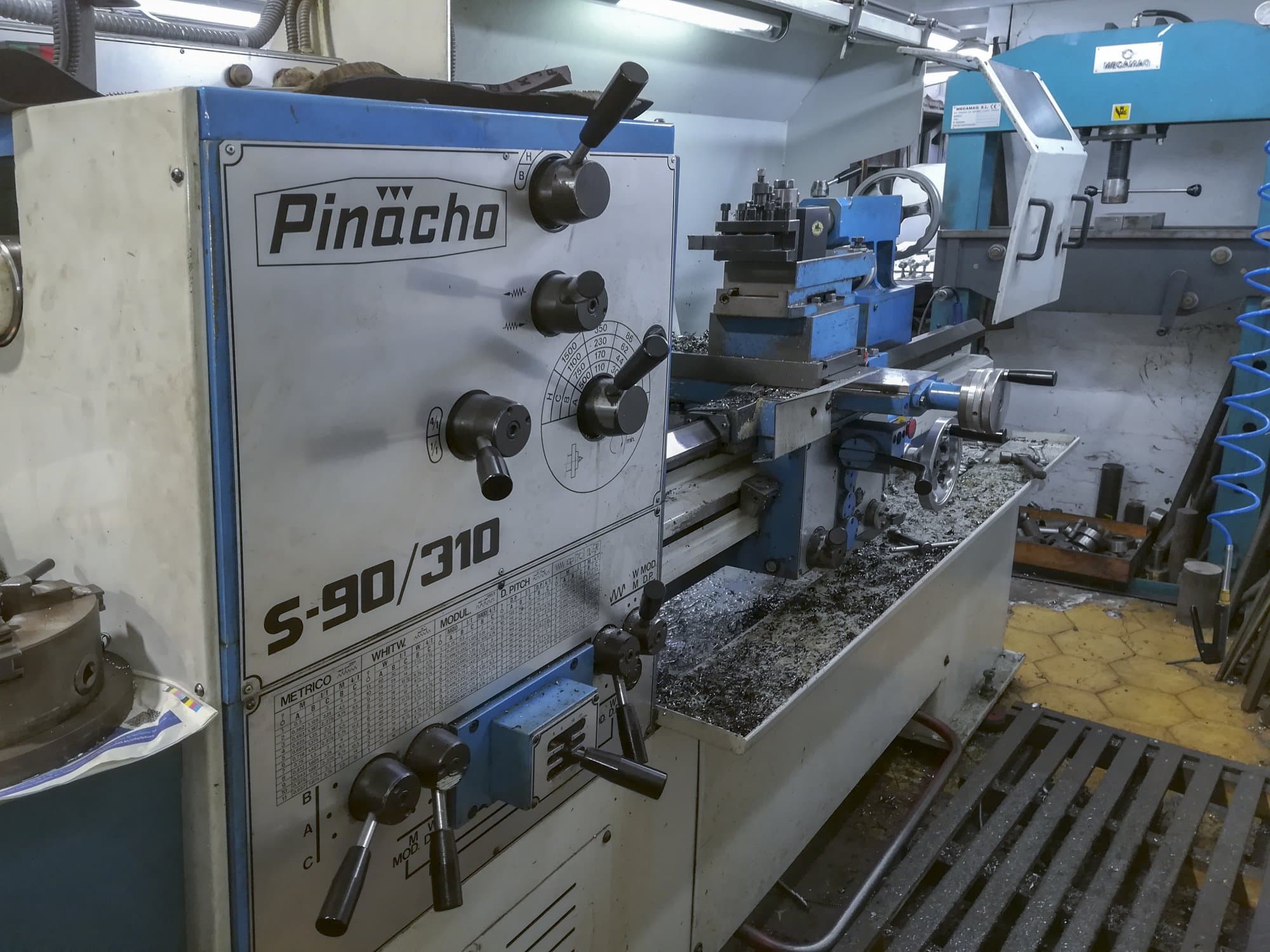 Links zicht  1 van Pinacho S-90/310 machine