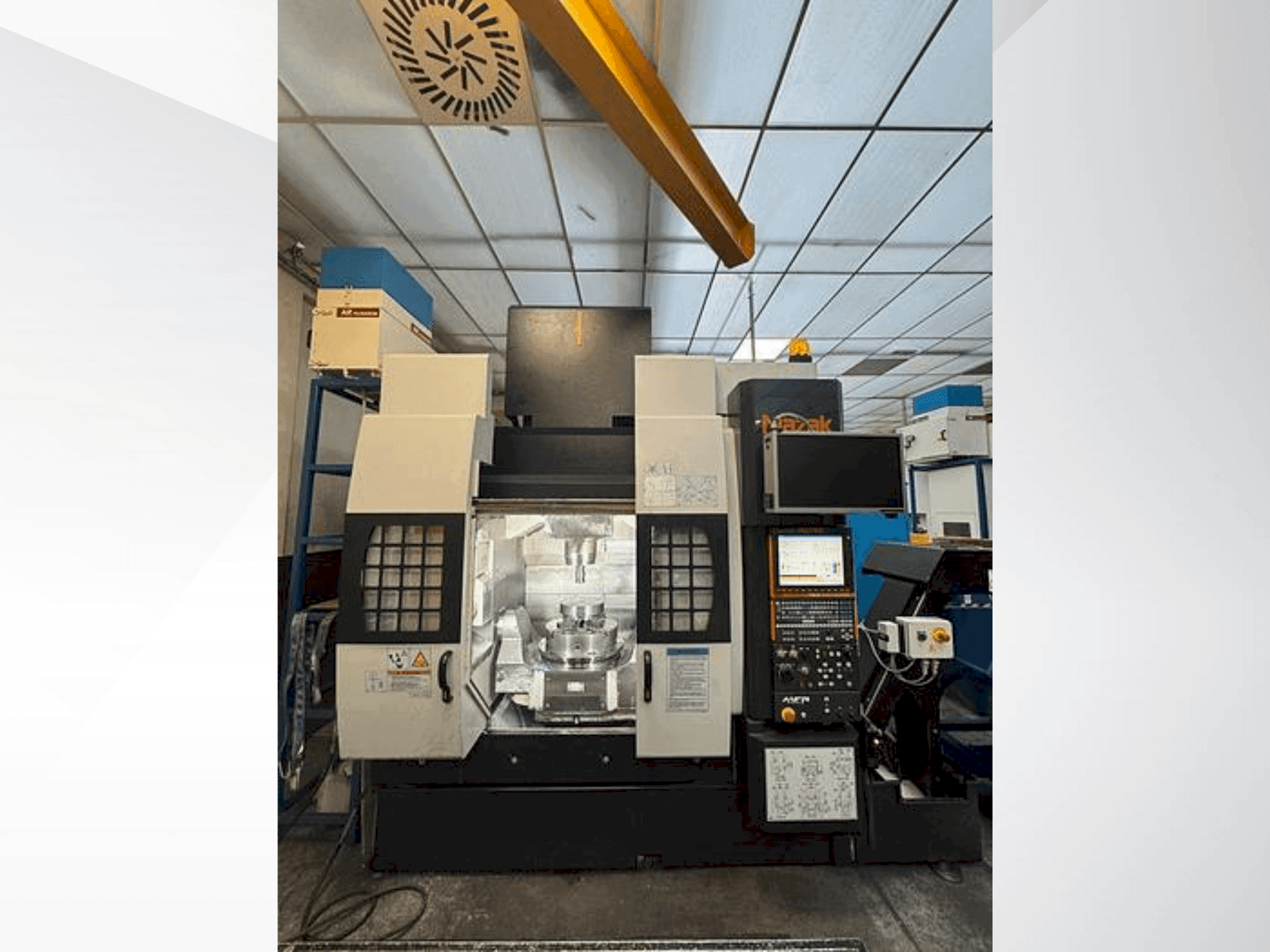 Vooraanzicht  van Mazak Variaxis 630-5X T  machine