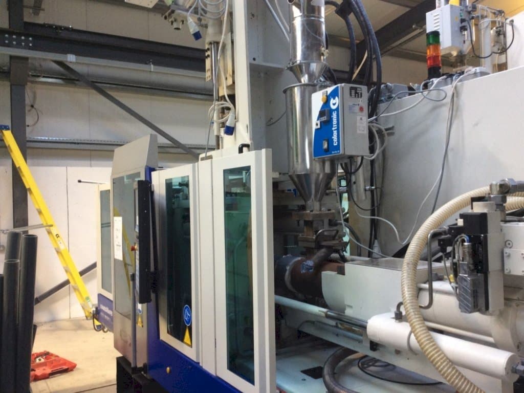 Vooraanzicht  van Krauss Maffei 80-180-55 CX V  machine