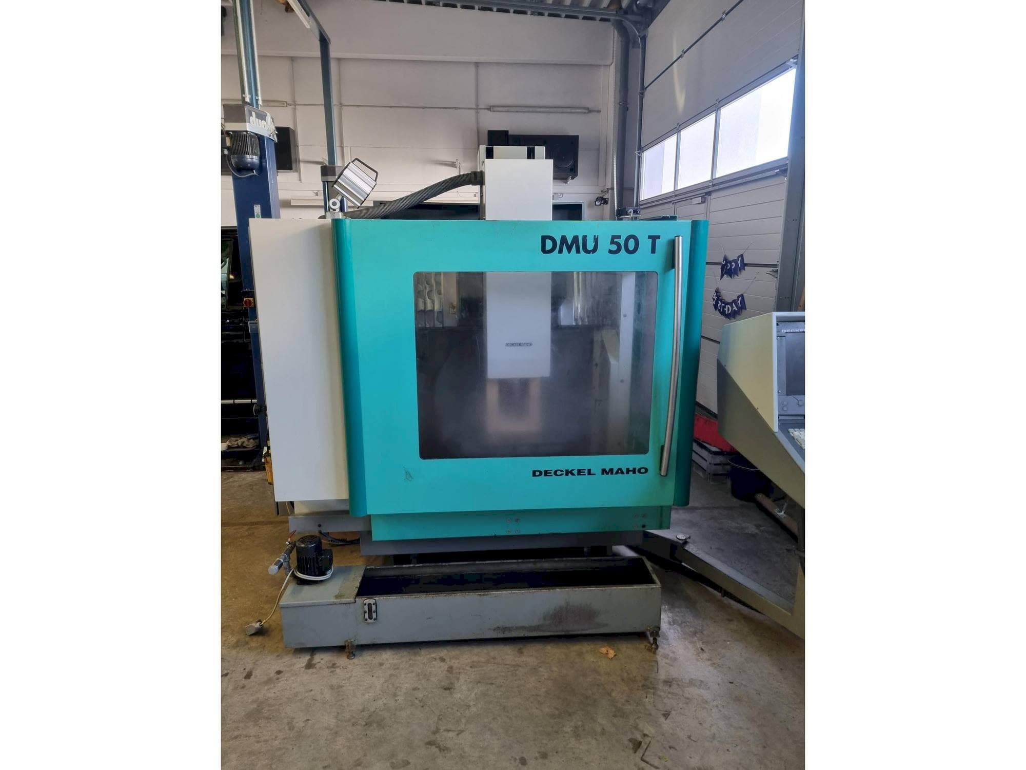 Vooraanzicht  van DECKEL MAHO DMU 50 T  machine