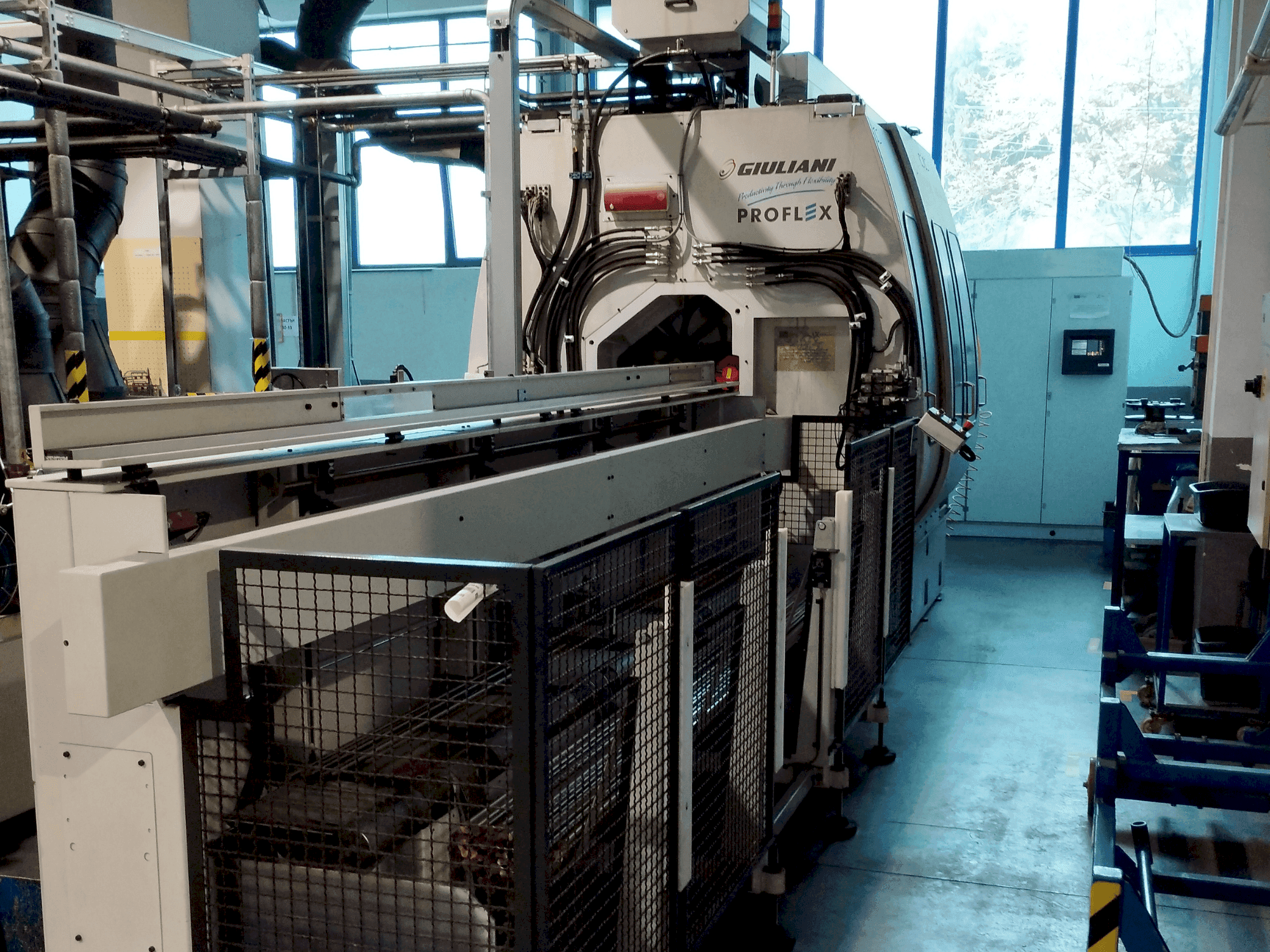 Vooraanzicht  van GINDUMAC Proflex 5/7  machine