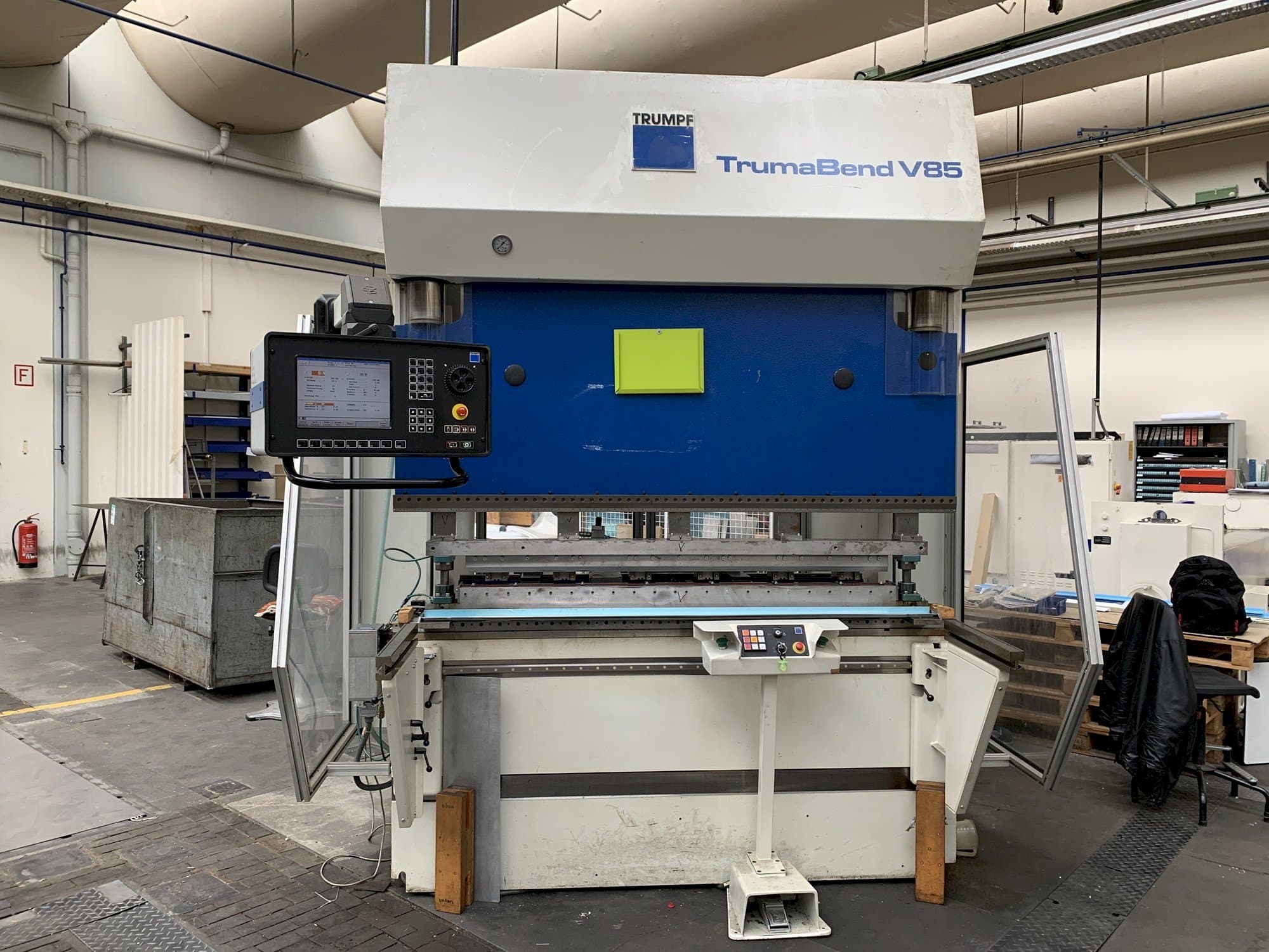 Vooraanzicht  van Trumpf TrumaBend V85S  machine