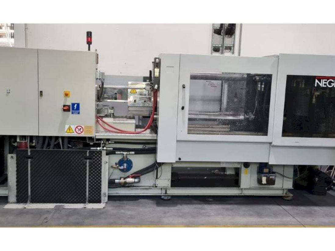 Vooraanzicht  van Negri Bossi V210  machine