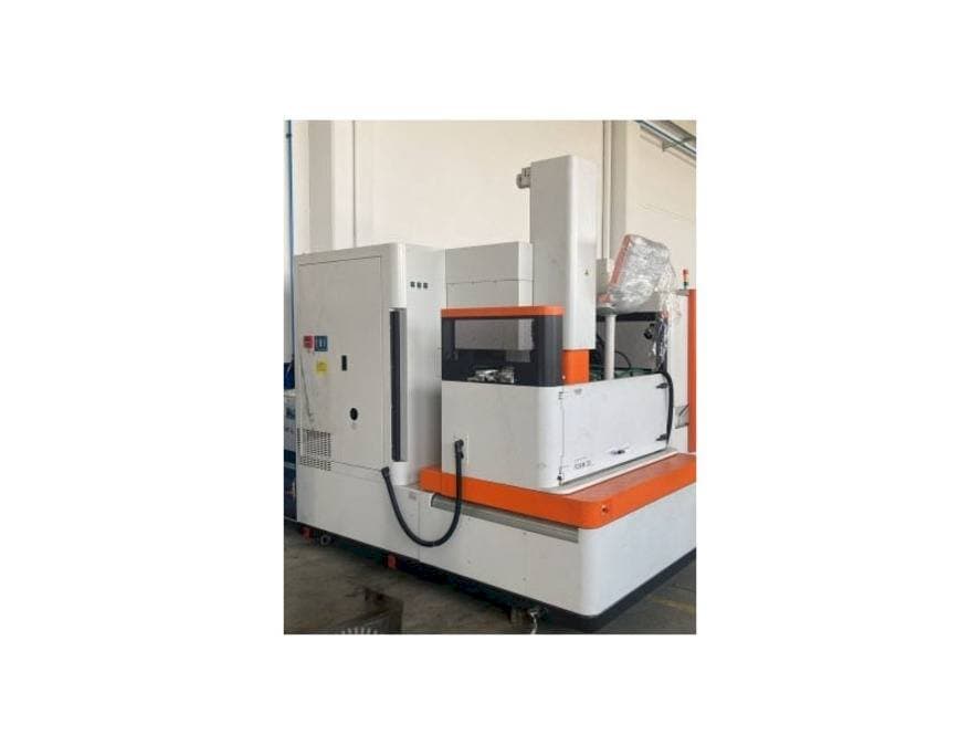 Vooraanzicht  van AgieCharmilles FORM 30  machine