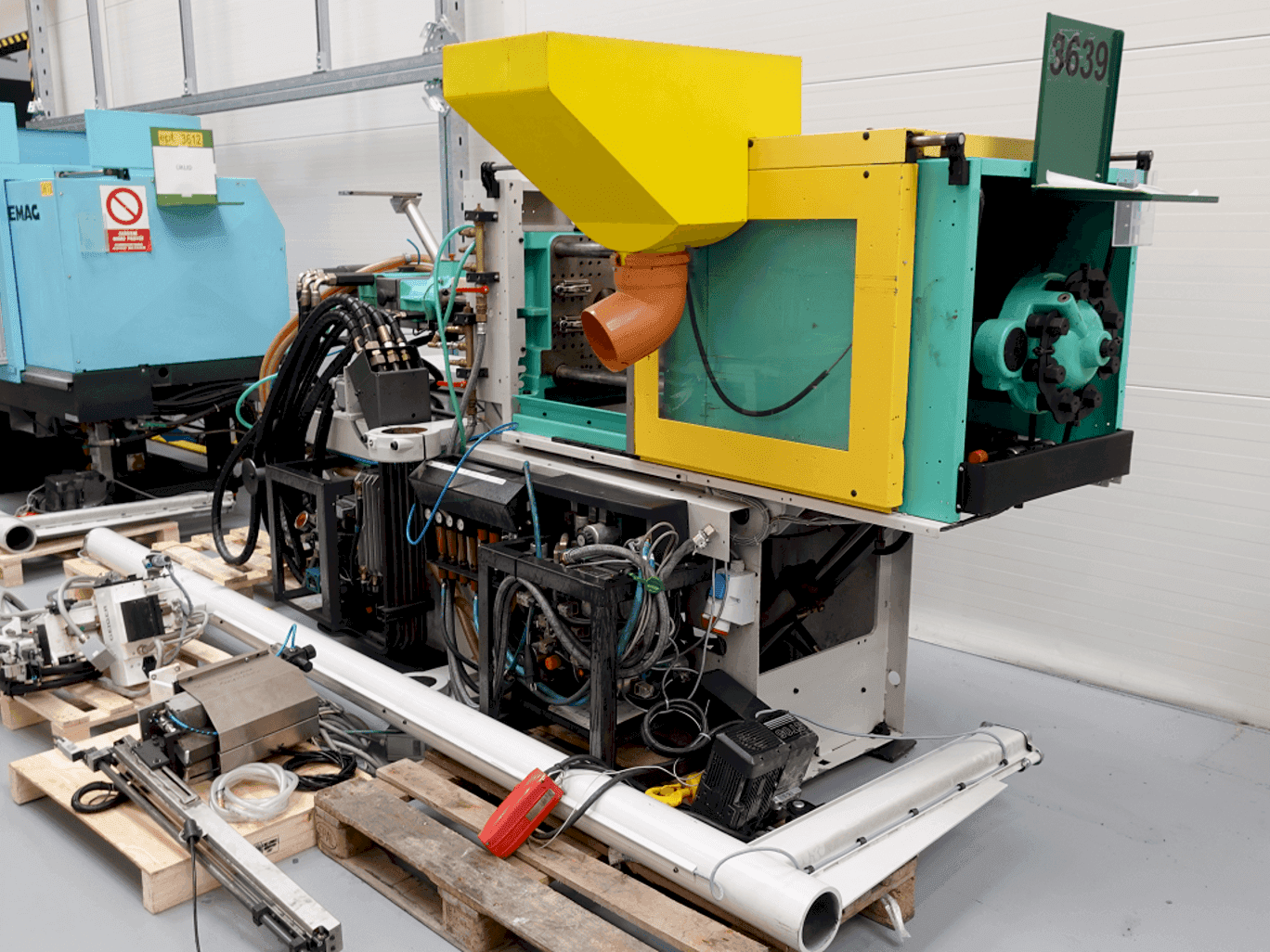 Vooraanzicht  van Arburg ALLROUNDER 320C–500–100U  machine